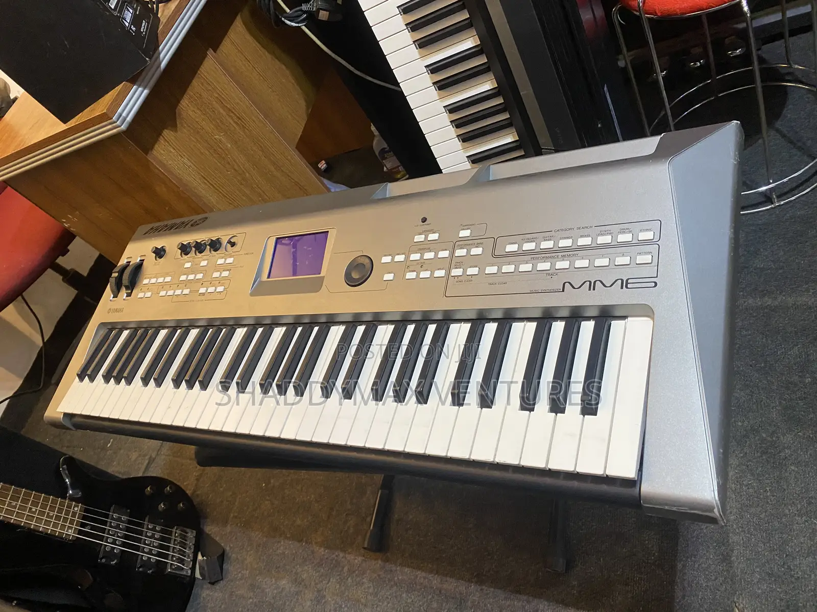 Yamaha Mm6 Synthesizer Keyboard