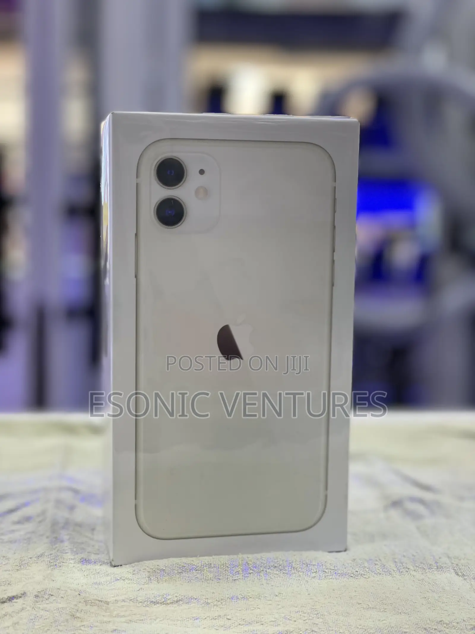 New Apple iPhone 11 64 GB White