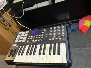 Akai MPK 25 Midi Keyboard