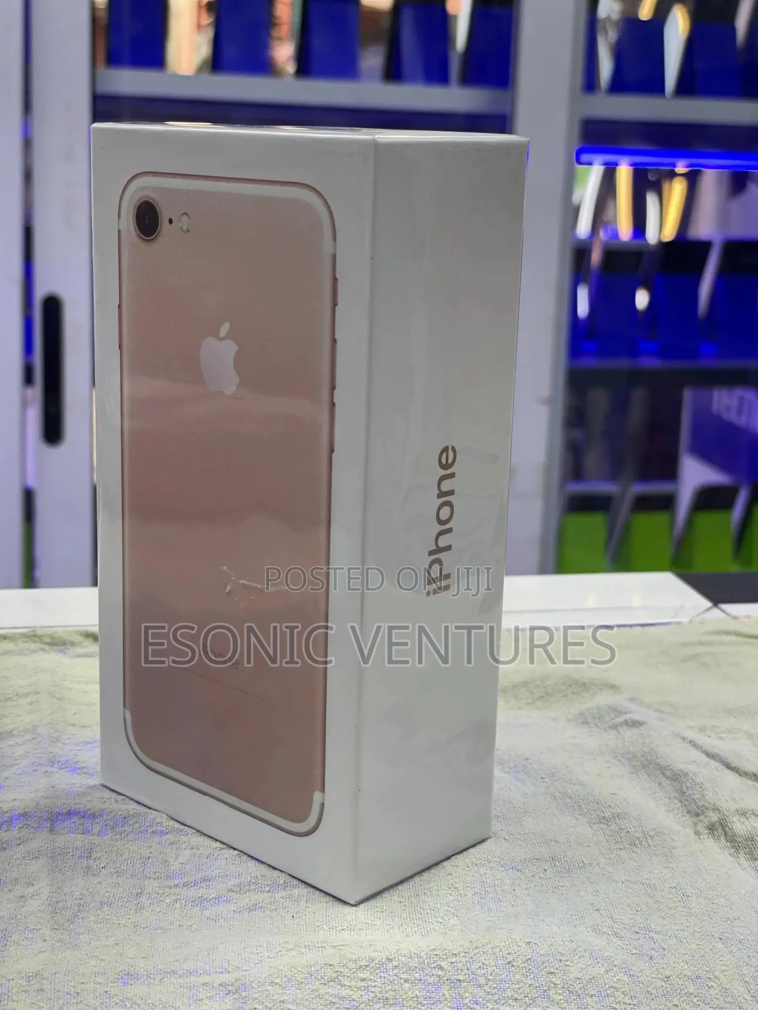 New Apple iPhone 7 128 GB Gold