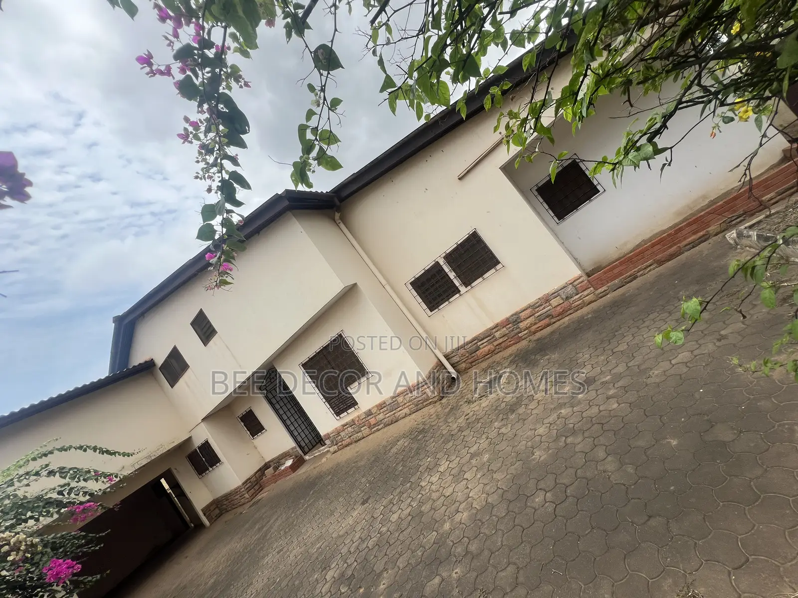 4bdrm House in Redco Flatq, Madina for sale