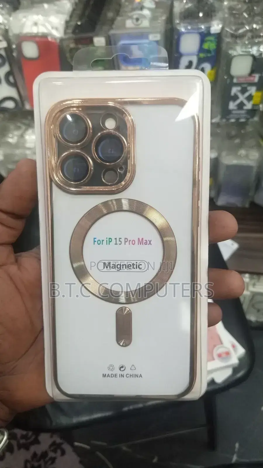 Smart iPhone 15 Pro Max Cover