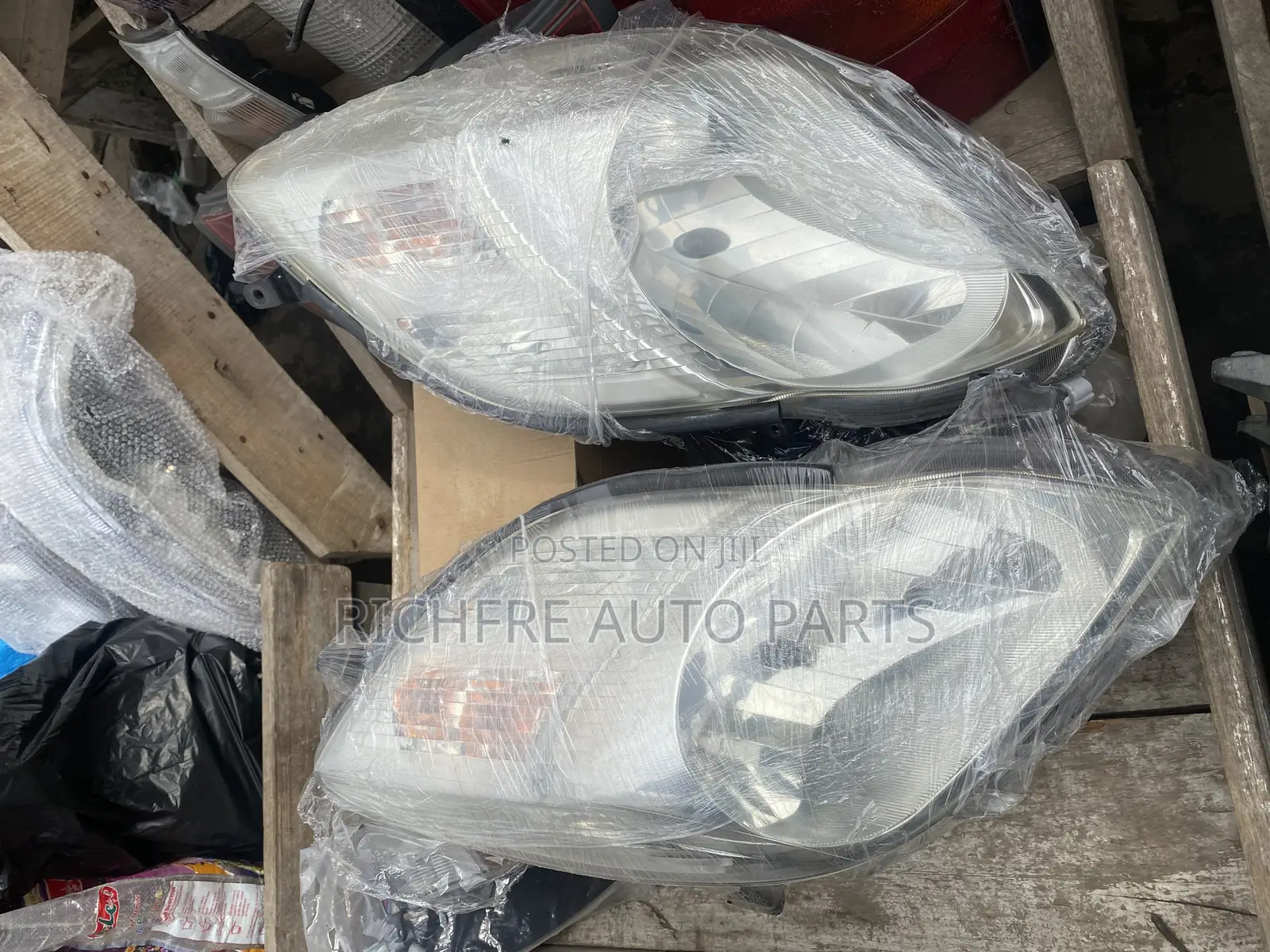 Toyota Vitz 2008/2009/2010 Headlight