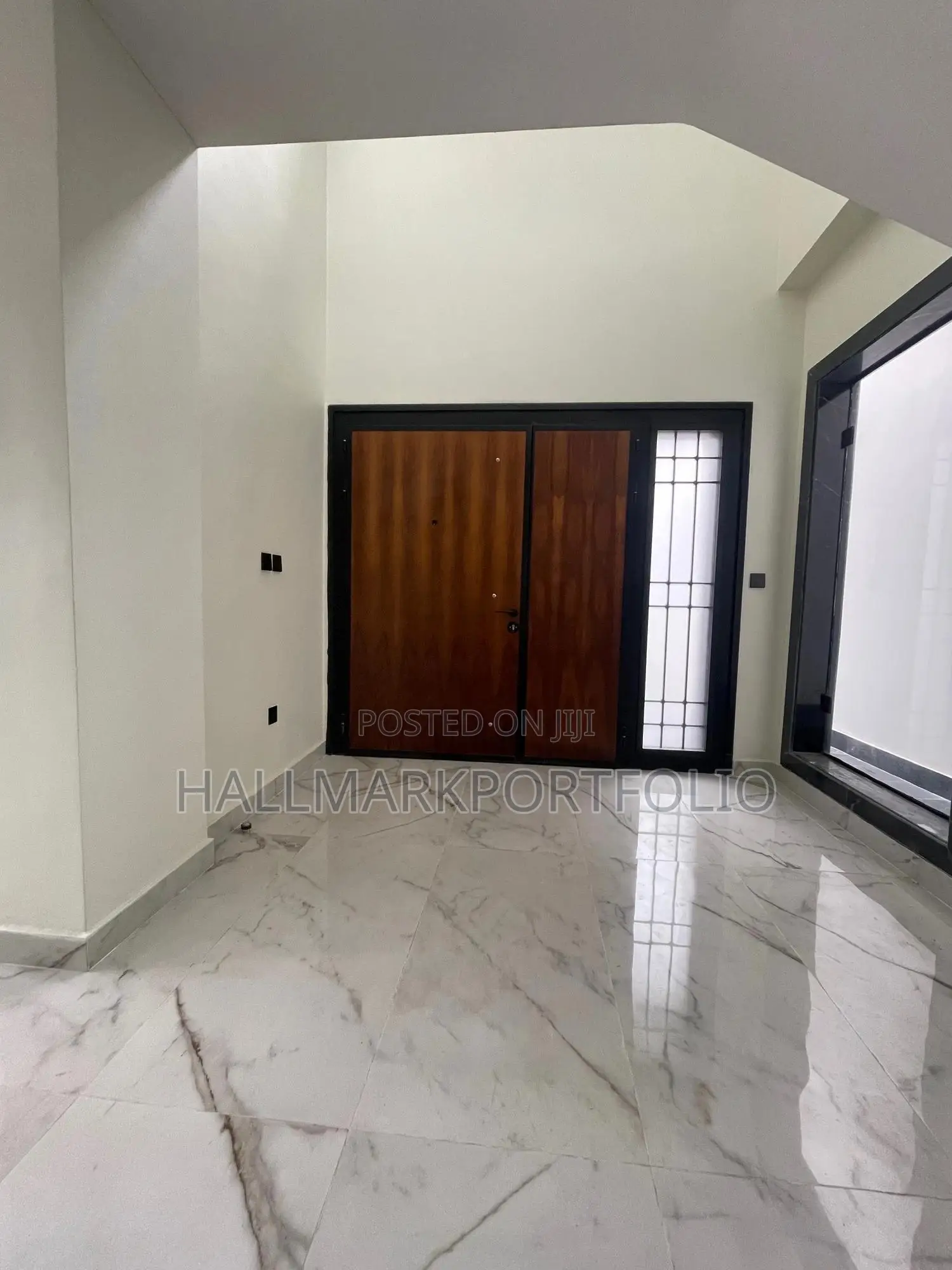 5bdrm Townhouse / Terrace in Cantonments for rent