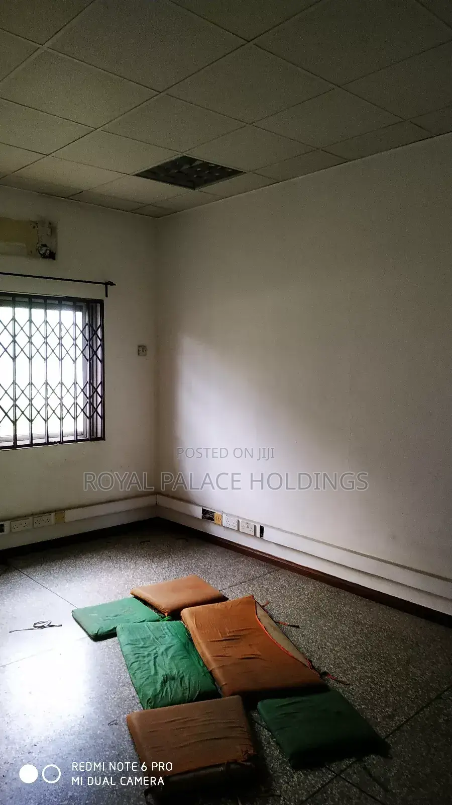 3bdrm Block of Flats in Kuffour, Airport Residential Area for rent