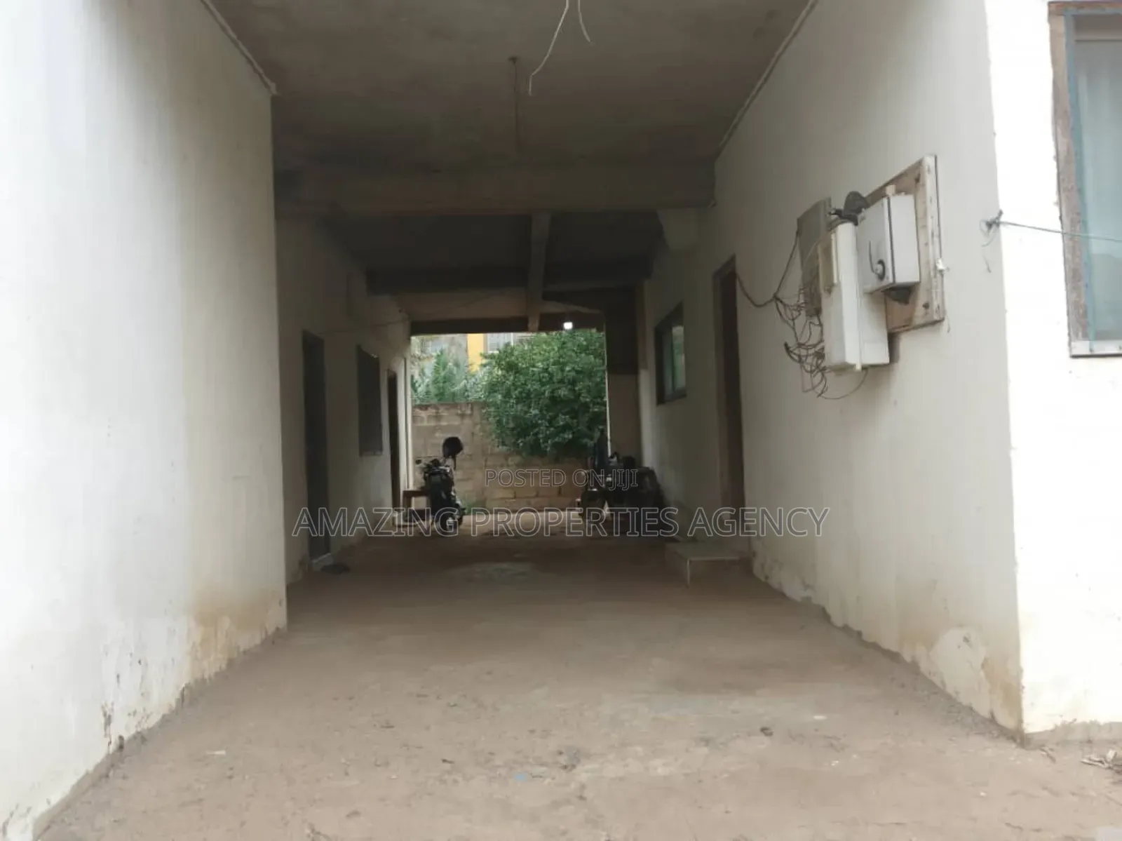 6bdrm House in Adjiriganor for sale