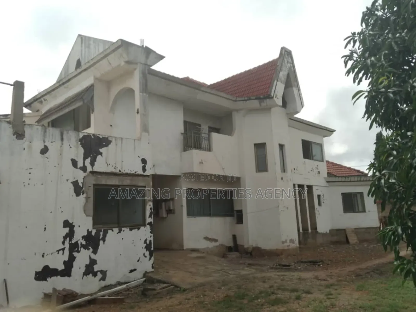 6bdrm House in Adjiriganor for sale