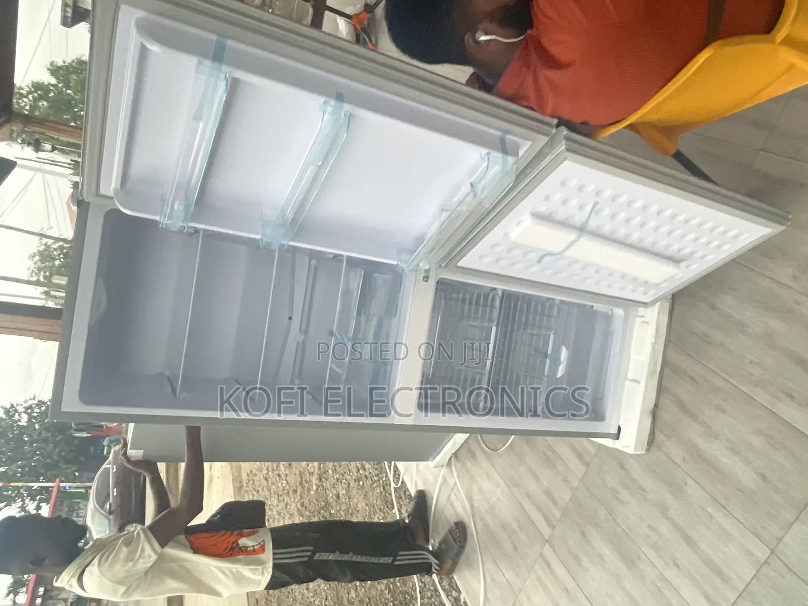 A Spacious Nasco NASD2-24FL 196L Double Door Bottom Freezer