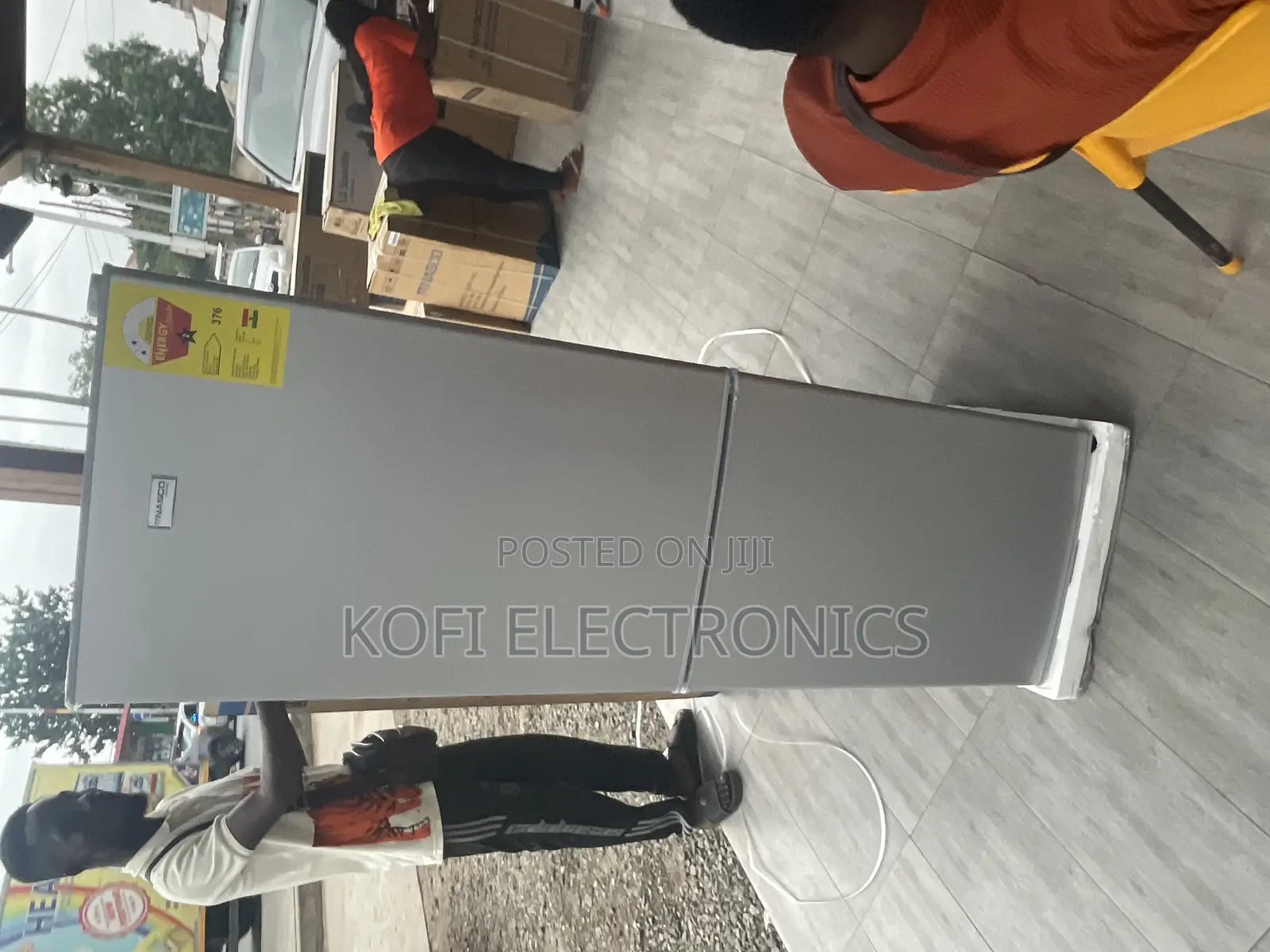 A Spacious Nasco NASD2-24FL 196L Double Door Bottom Freezer