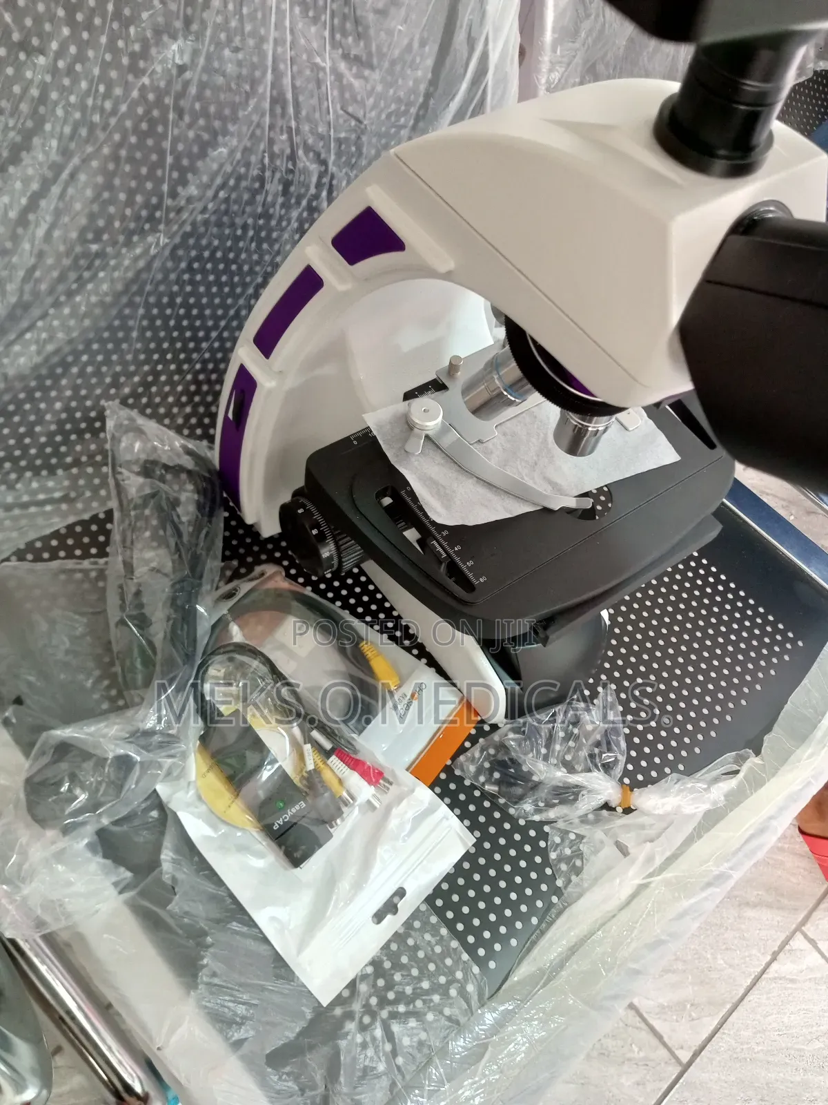 Microscope With Lcd Screen And Camera