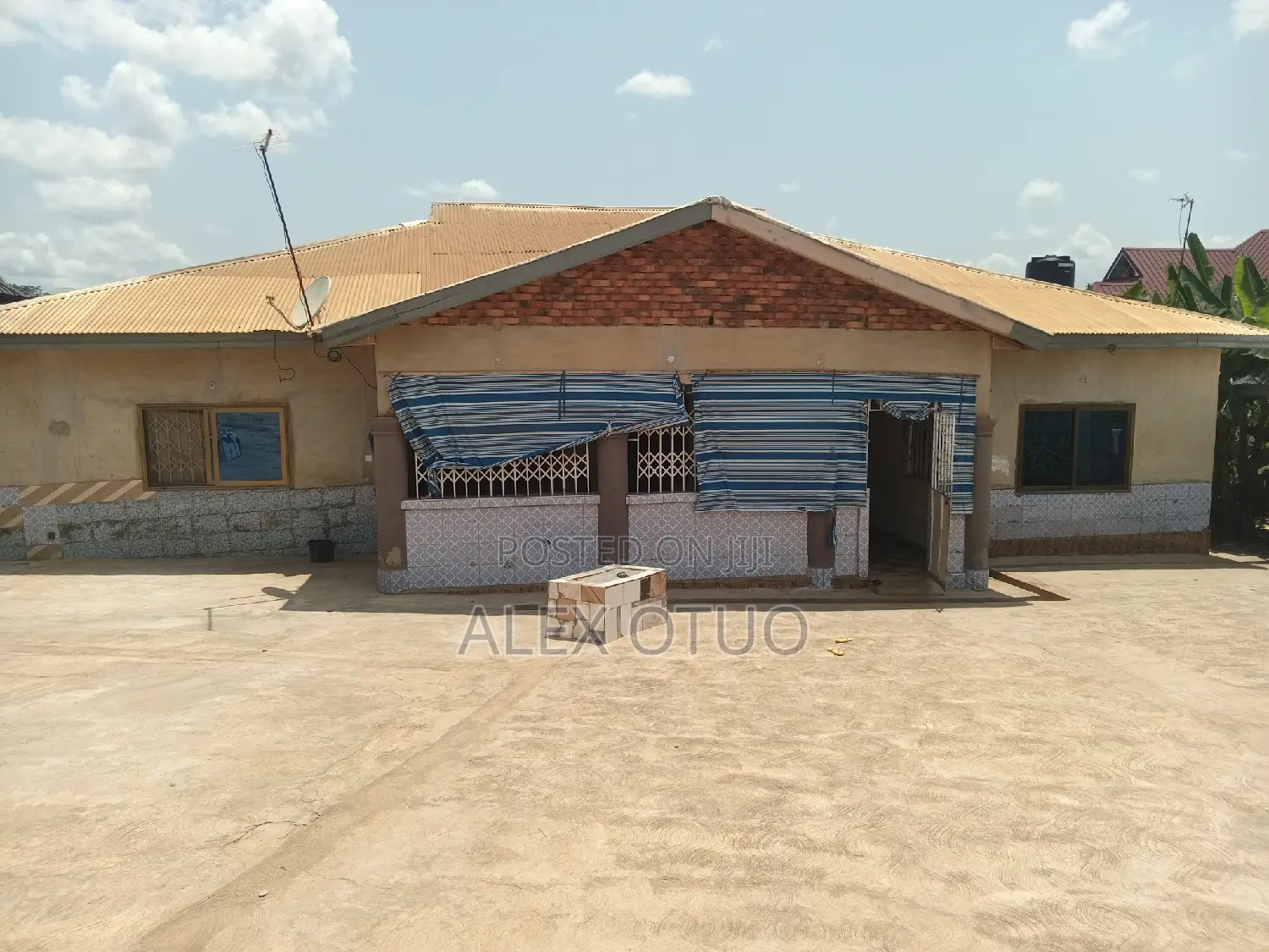 5bdrm House in Alex Otuo Properties, Kumasi Metropolitan for sale