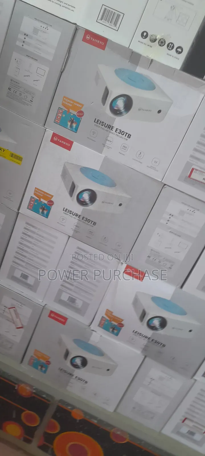 Perfectly Affordable Vankyo E30TB Leisure Projector