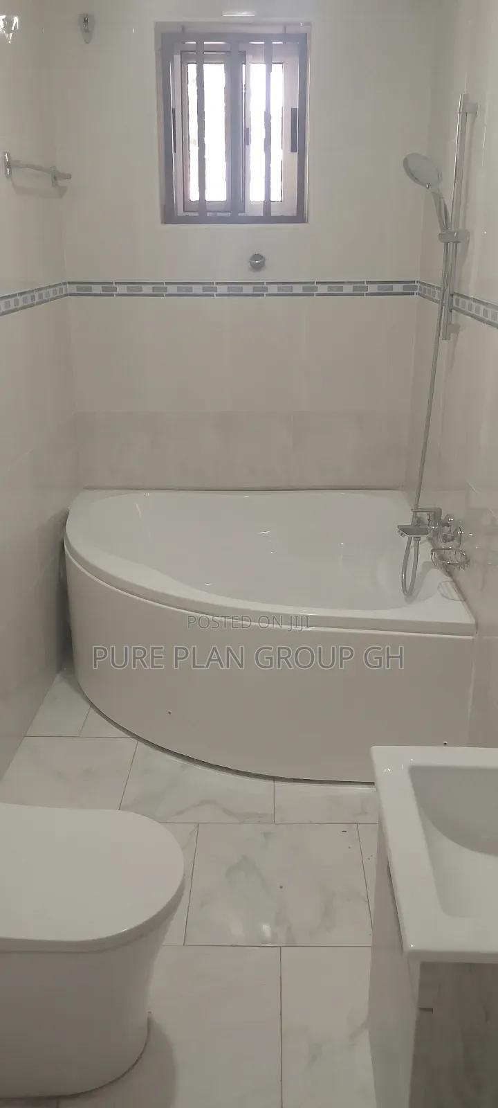 3bdrm Apartment in Dzorwulu for rent