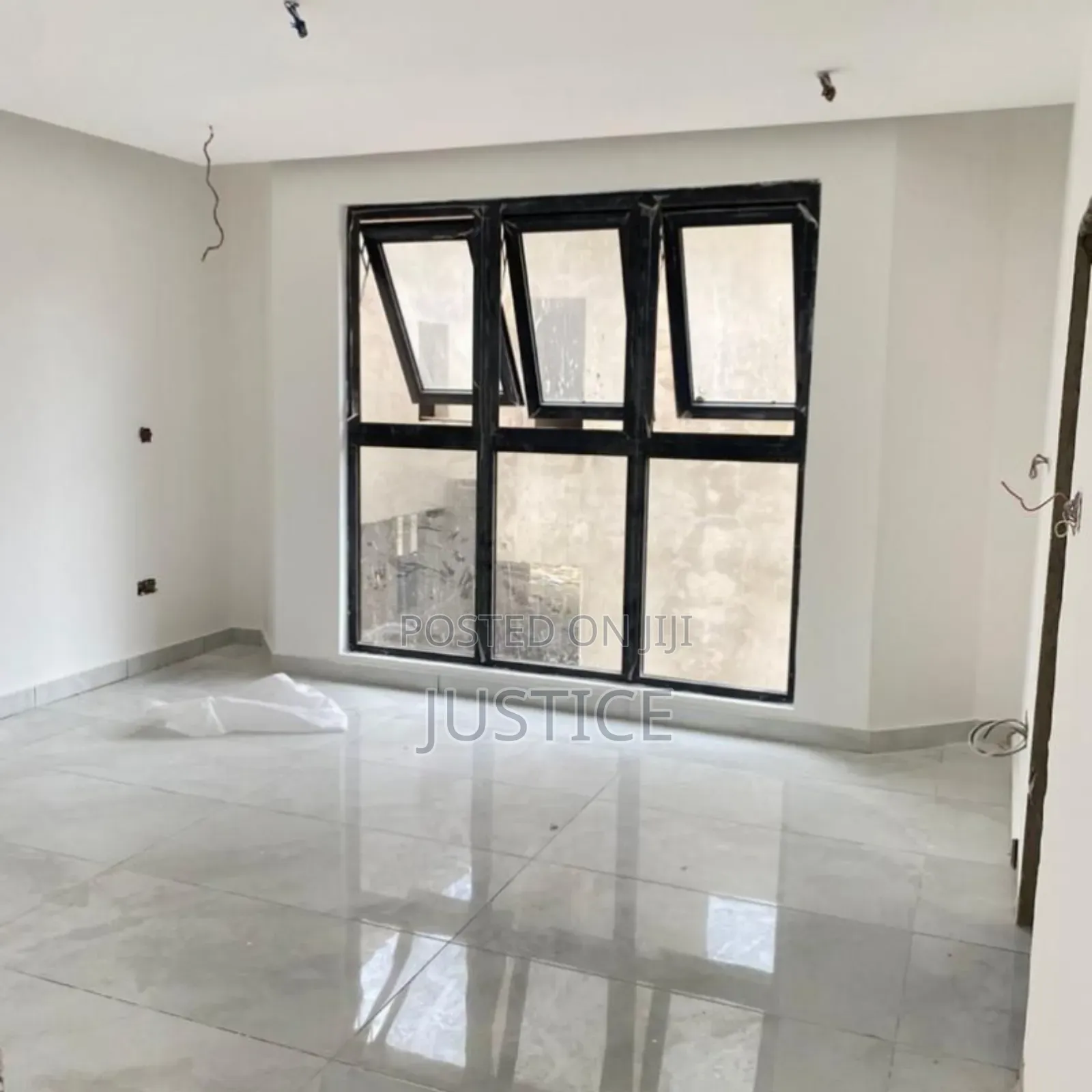 5bdrm Duplex in Dzorwulu for sale