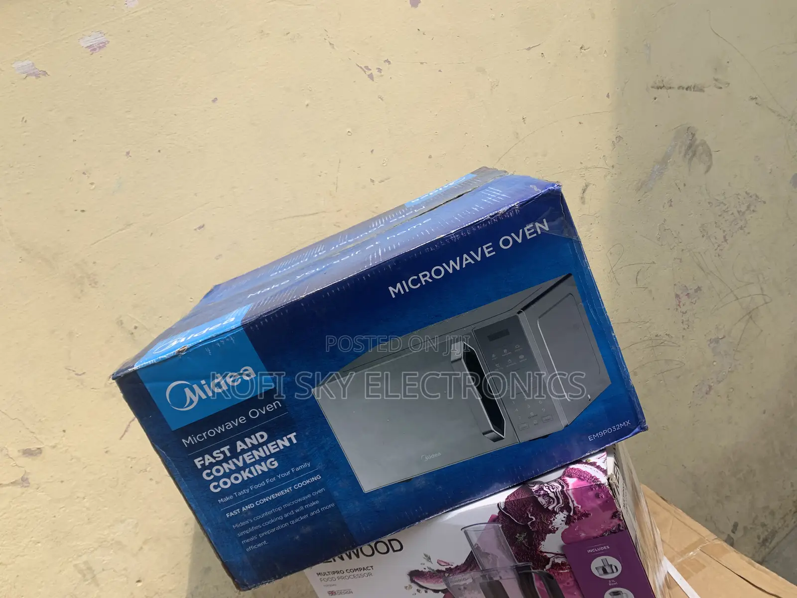 Elevated Midea 28liters Microwave Oven