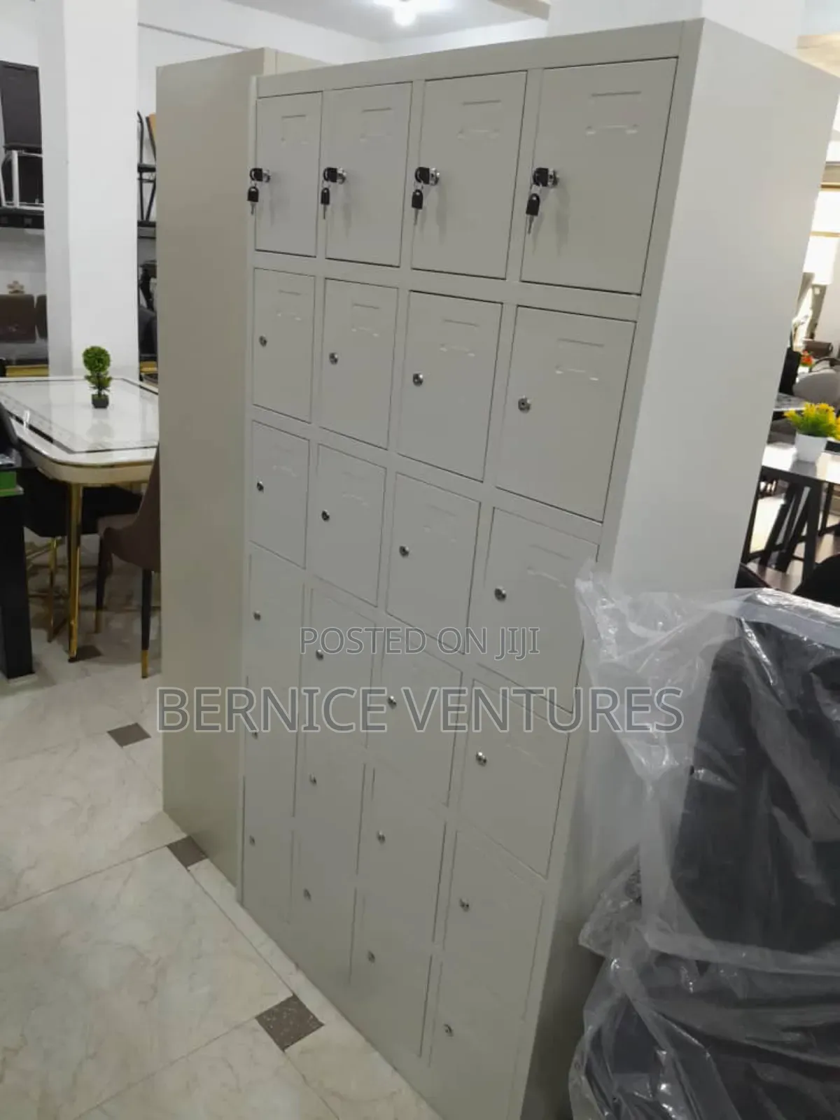24 Door Lockers Metal Cabinet