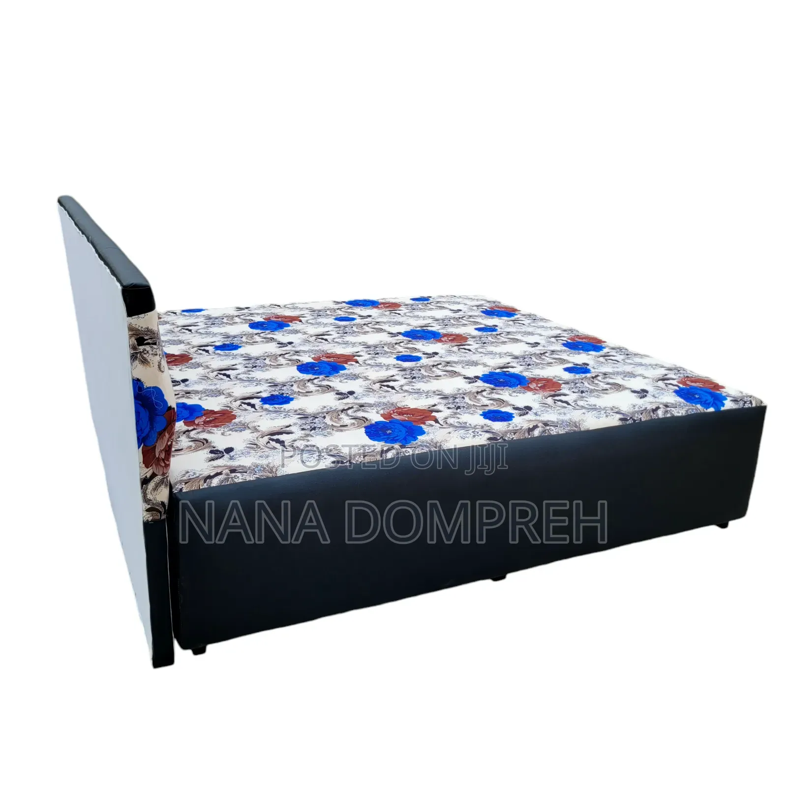 Inbuilt Queen Bed