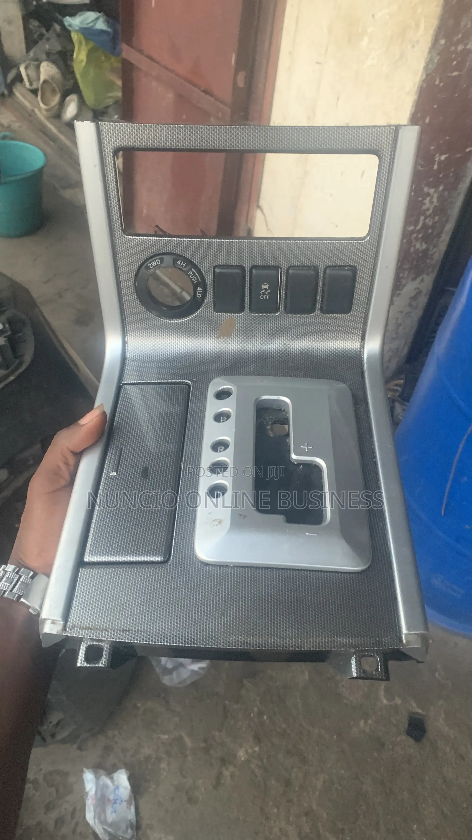 Nissan Navara 2008 Gear Selector Cover