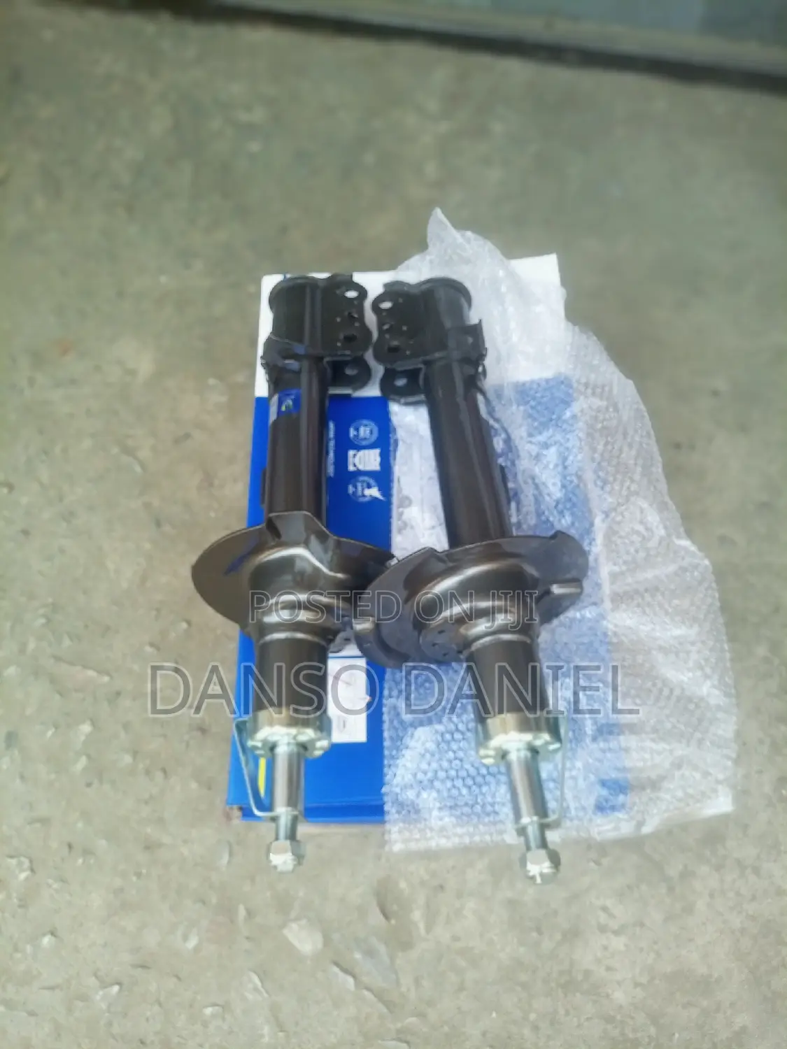 Escape 2002 - 11 Front Shock