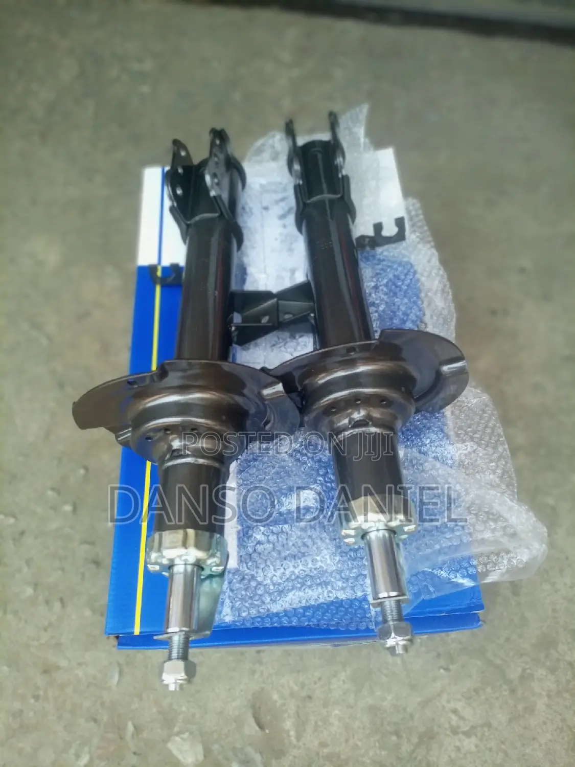 Escape 2002 - 11 Front Shock