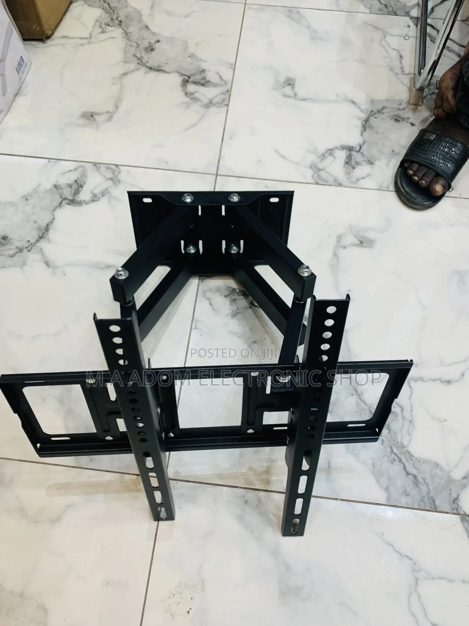 Adjustable Tv Wall Mount for a Solid View 33”-80”