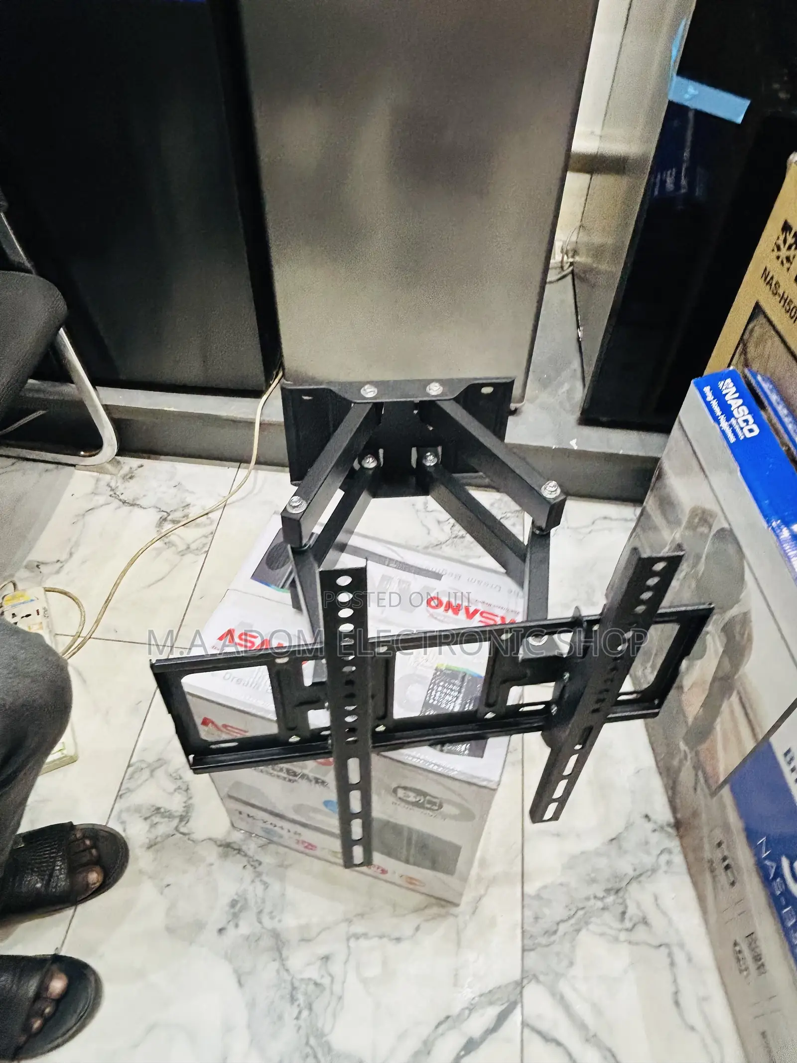 Very Safe Easy to Instal Movable Tv Mount 42”-80”
