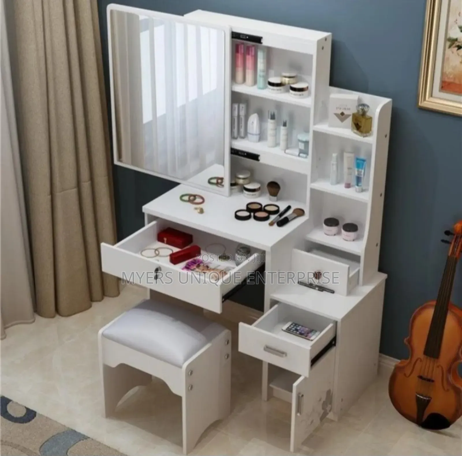 Neatly Sealed Dressing Mirror