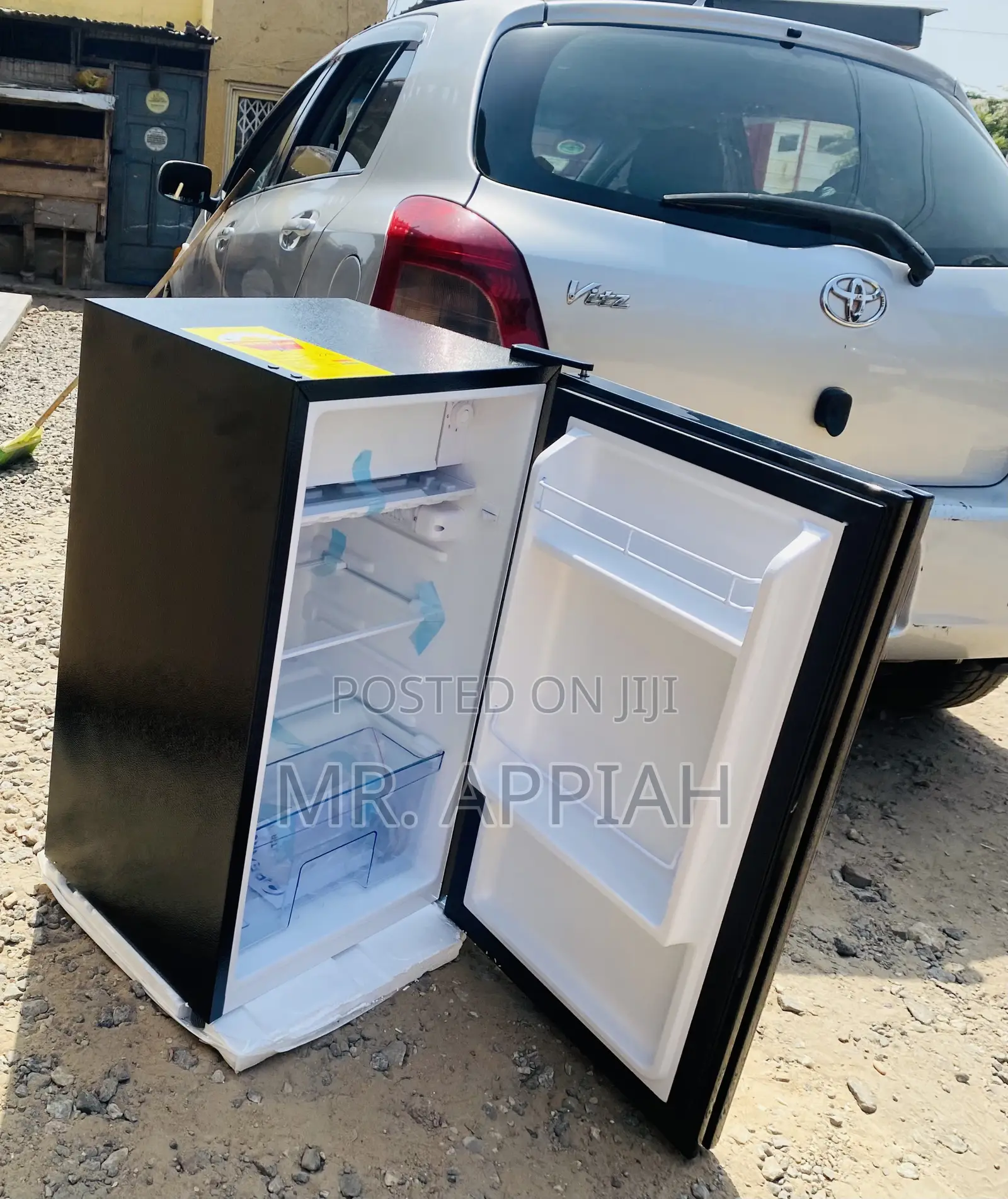 Durable Pearl PF-109 Single Door Table Top Fridge.