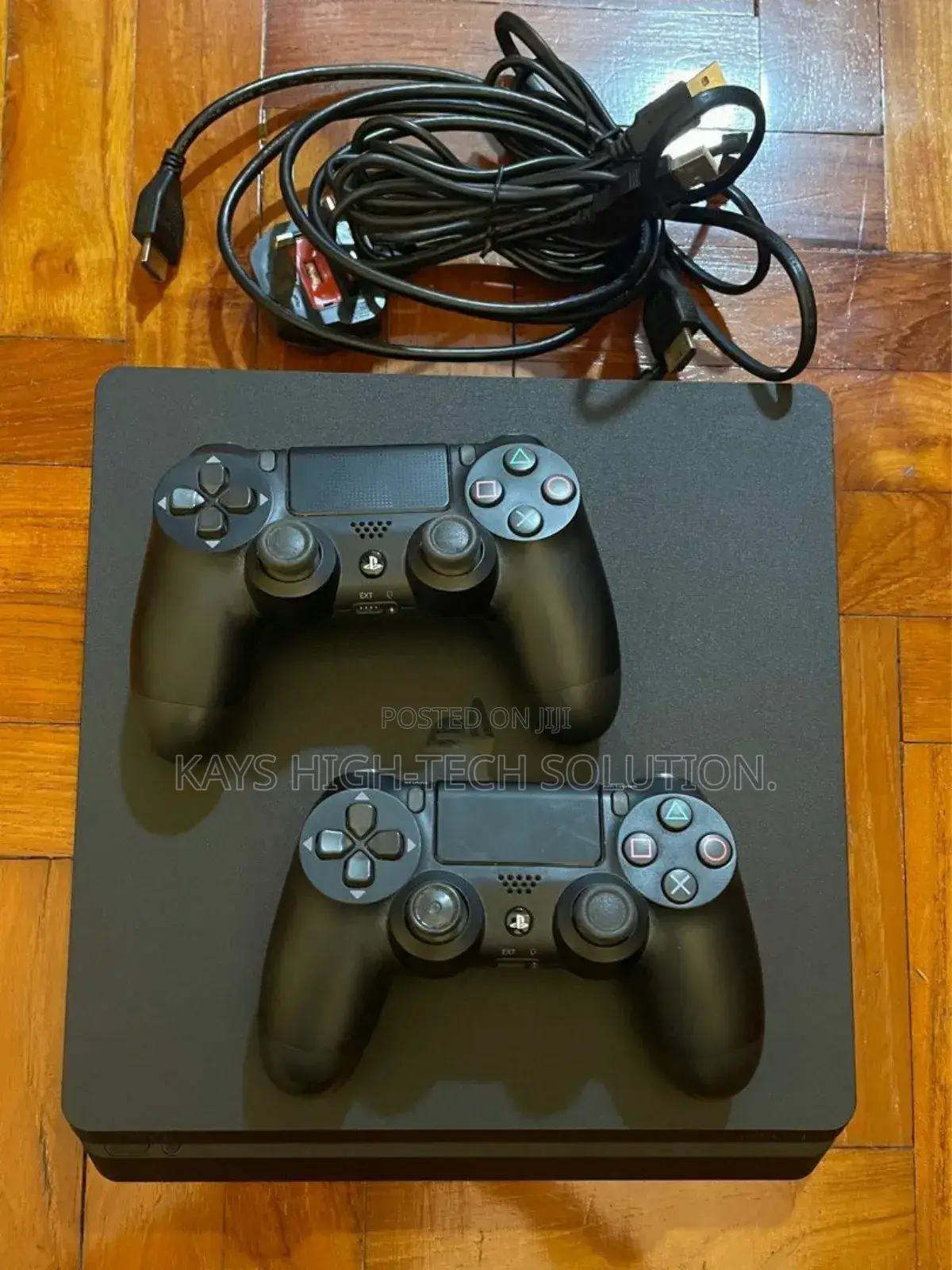 Playstation 4 Slim Jailbreak, 2 Controllers 18 Games