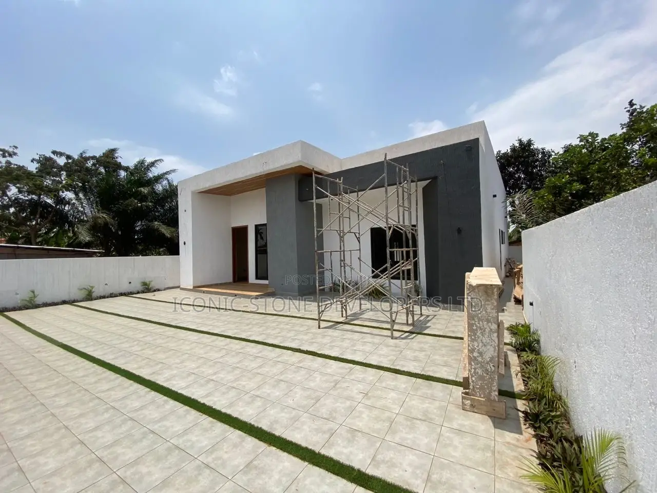 3bdrm House in Adenta Frafraha for sale