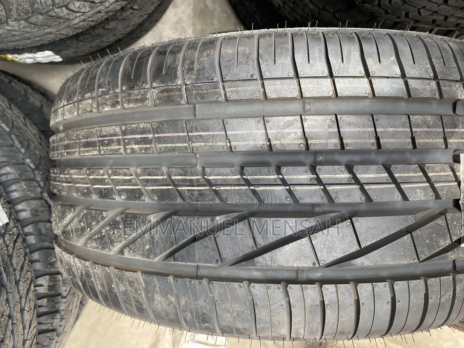 275/35r20 Goodyear Excellence Runonflat Tire