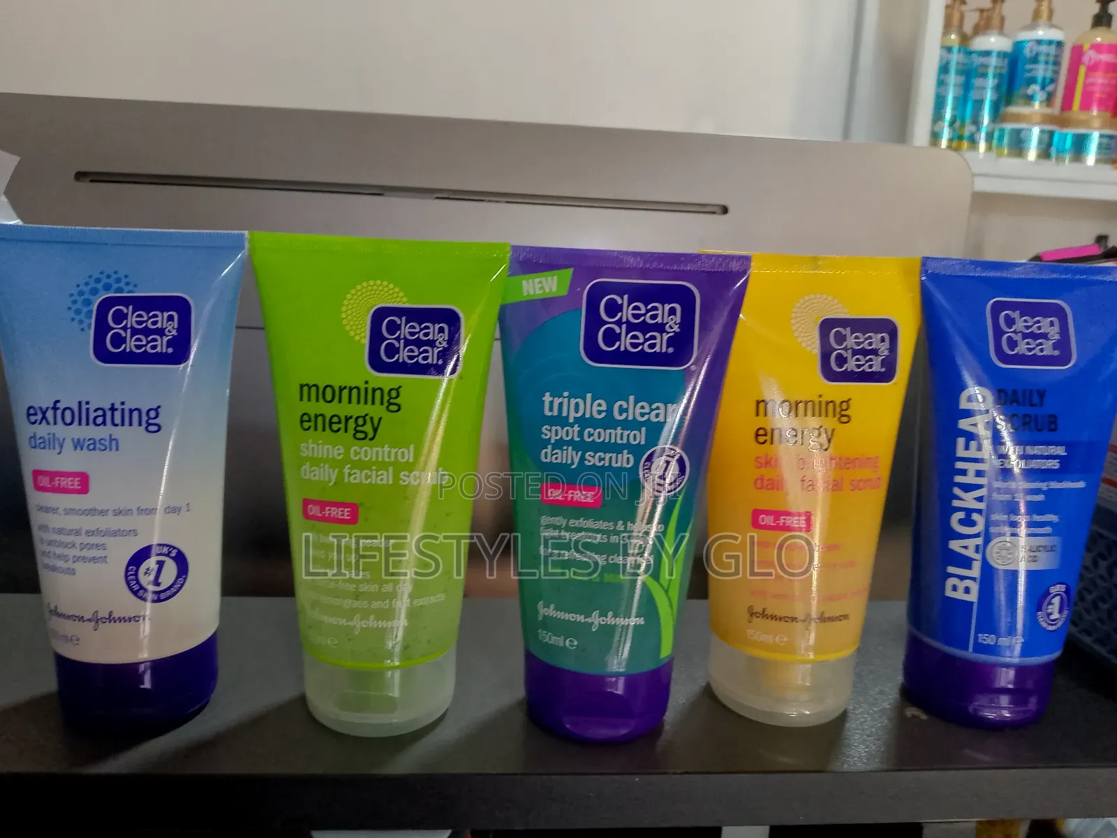 Clean Clear Deep Action Oil- Cream Face Wash Daily Scrub