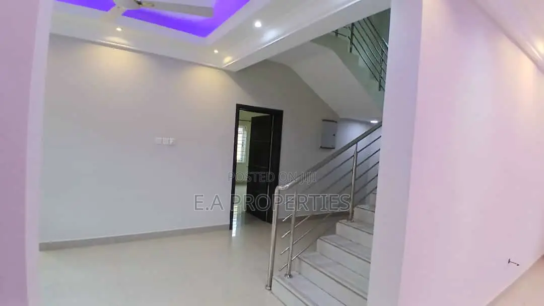 3bdrm House in E A Properties, School Junction for rent