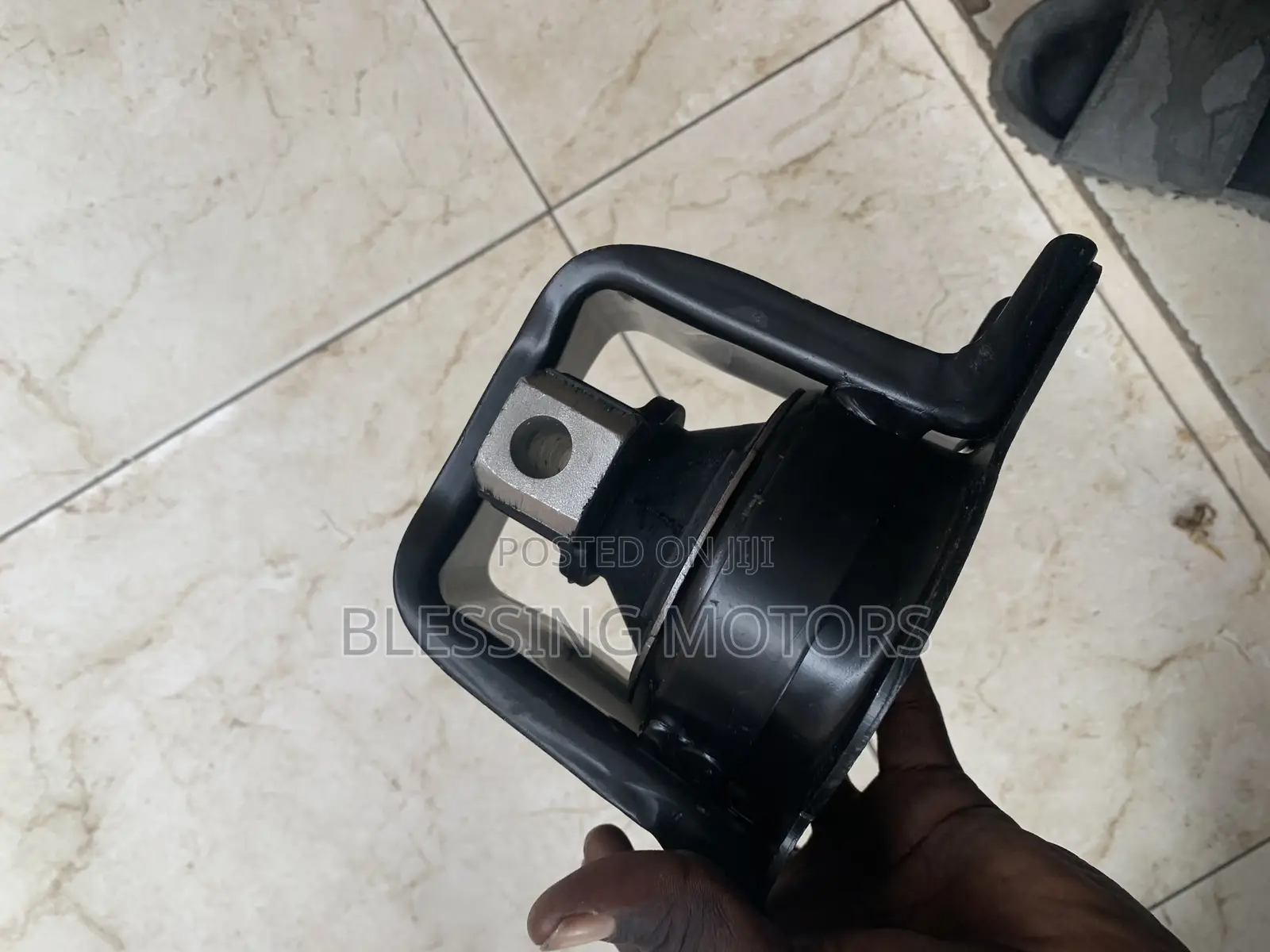 Engine Seat for Nissan Versa