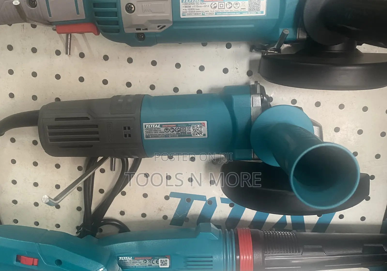 TOTAL Angle Grinder 900W