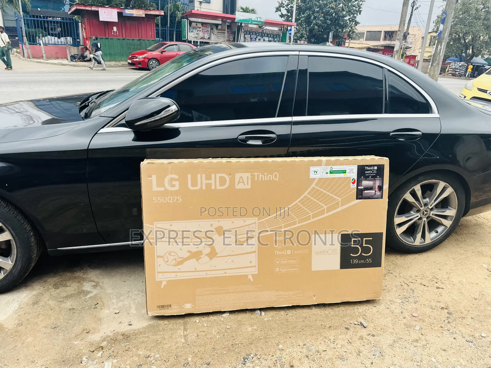 Slim Sleek UHD Television LG 55” UR73