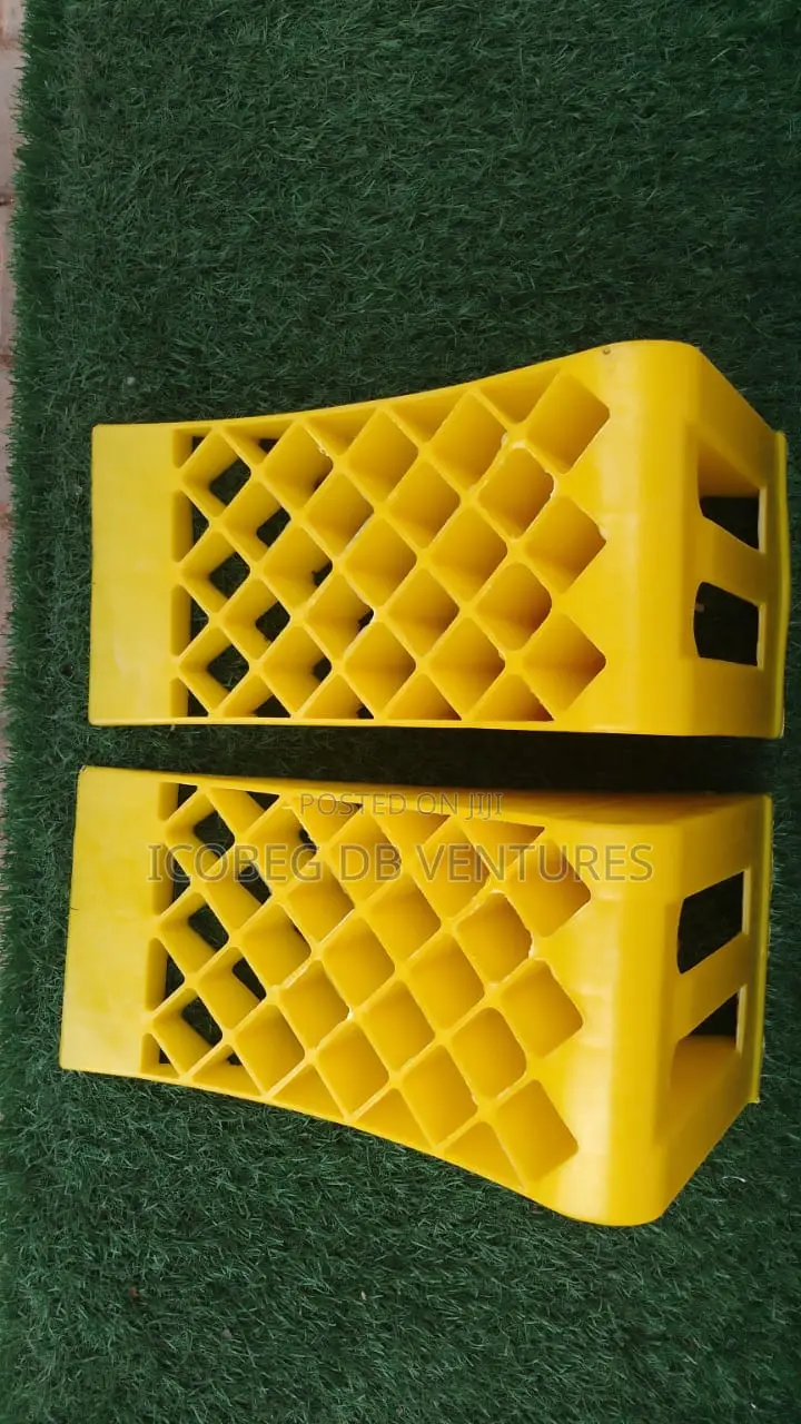 Pack Of 2pcs Light Duty Car Chocks / Wheel Chocks