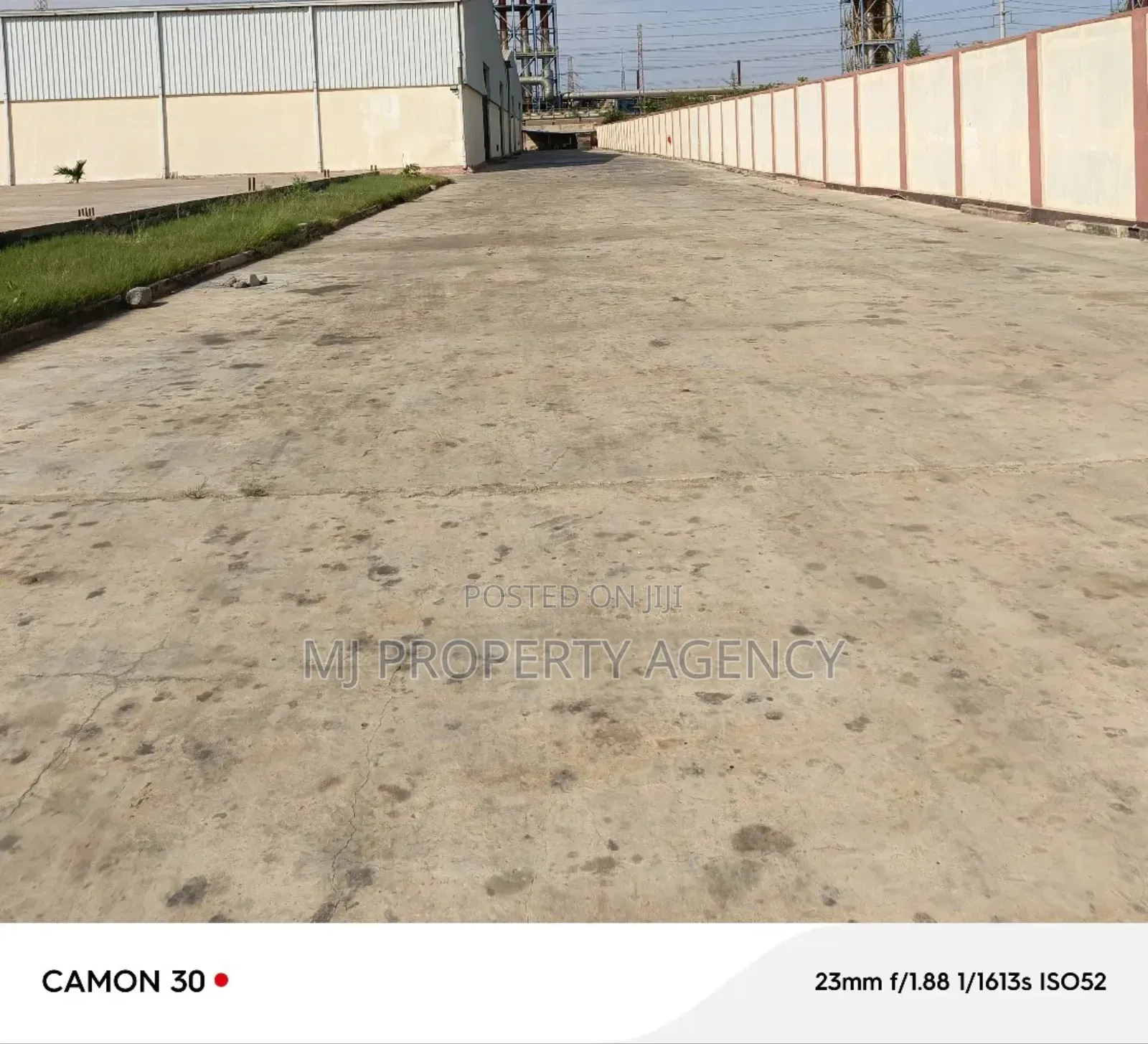 1900sqm Warehouse With 2000sqm Drying Space