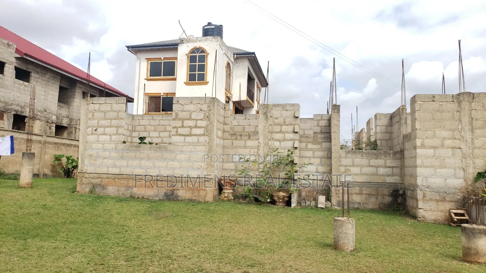 8bdrm Apartment in Fredimens Real, Kumasi Metropolitan for sale