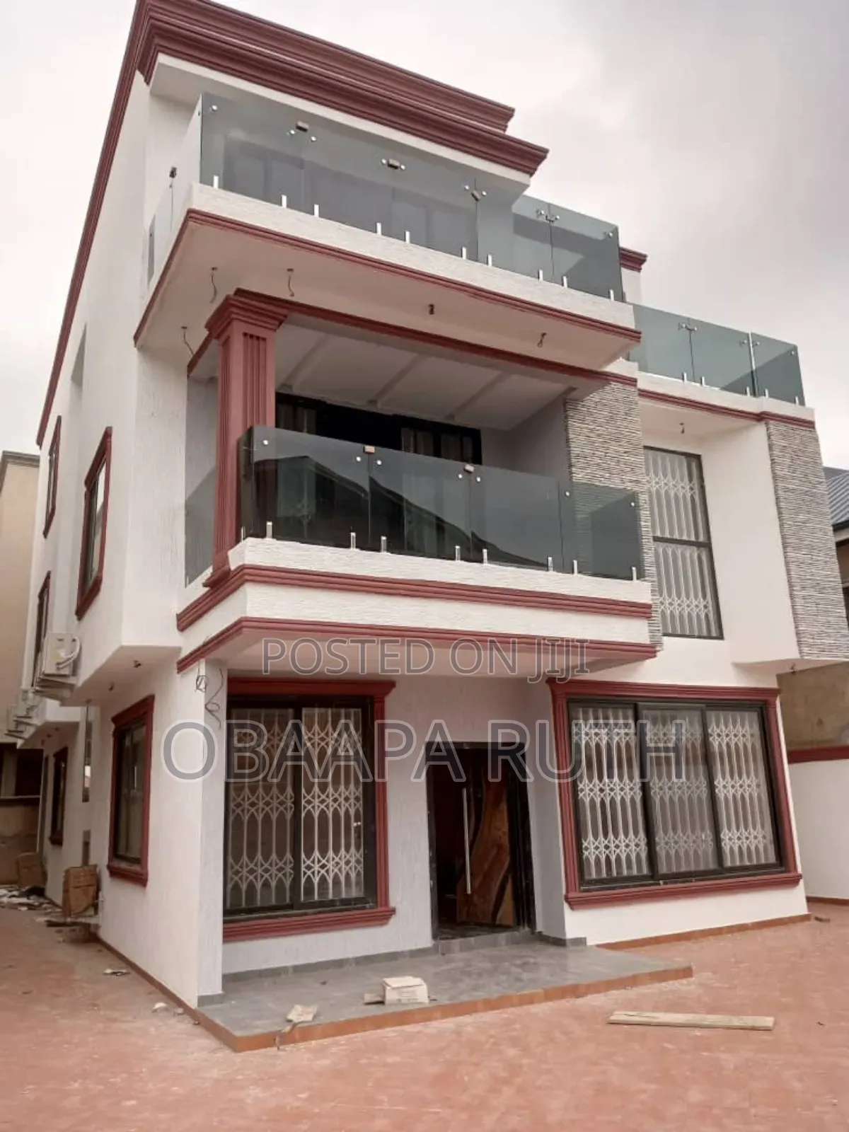 4bdrm Duplex in Adjiriganor for sale