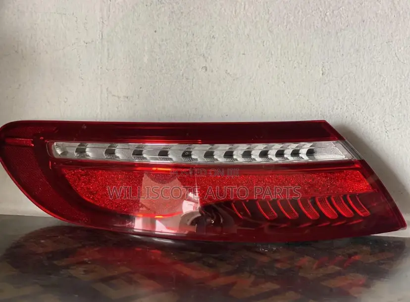 E300 2018 Coupe W238 Taillight