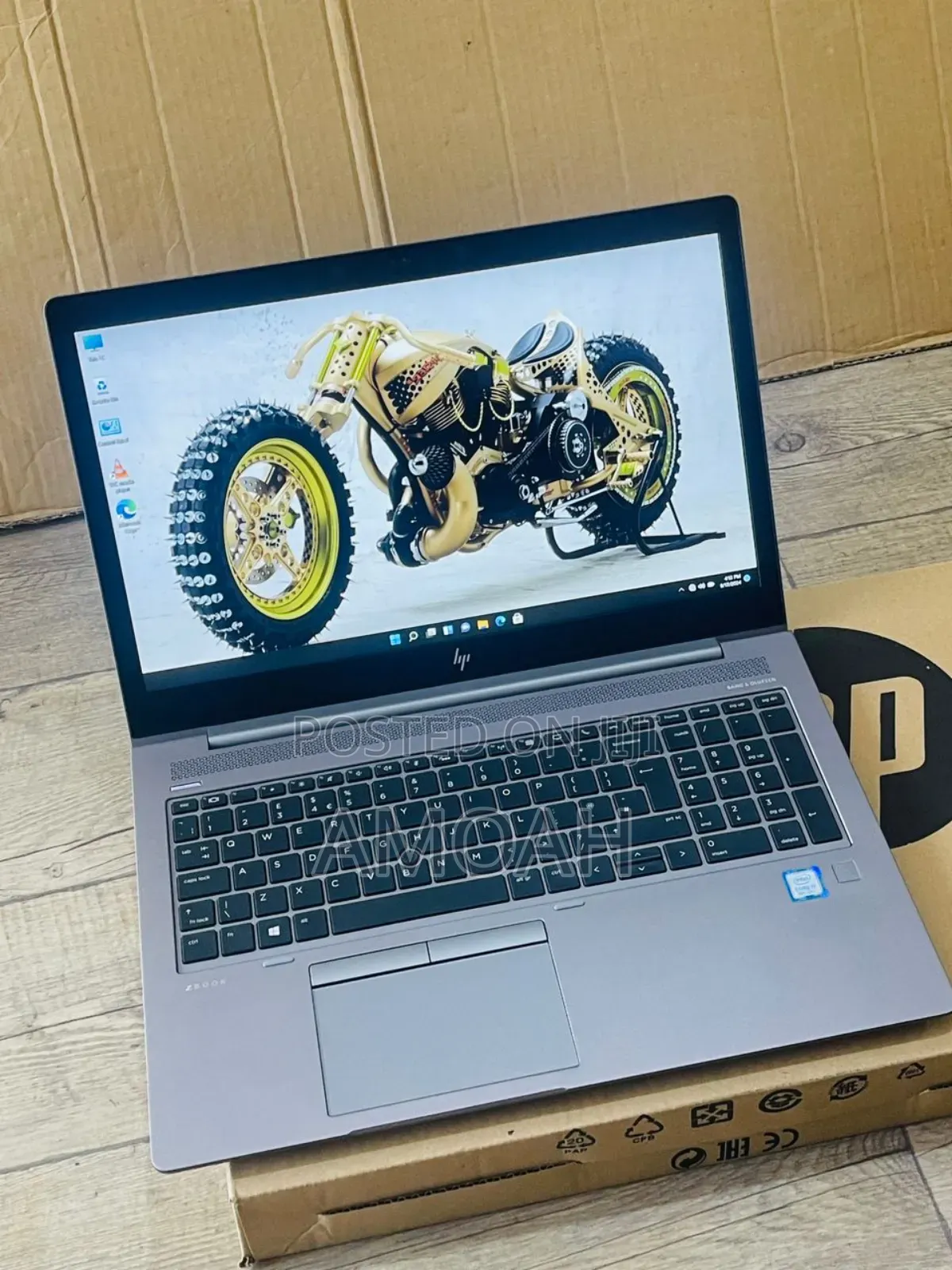 New Laptop HP ZBook 15u G5 16GB Intel Core I7 SSD 256GB