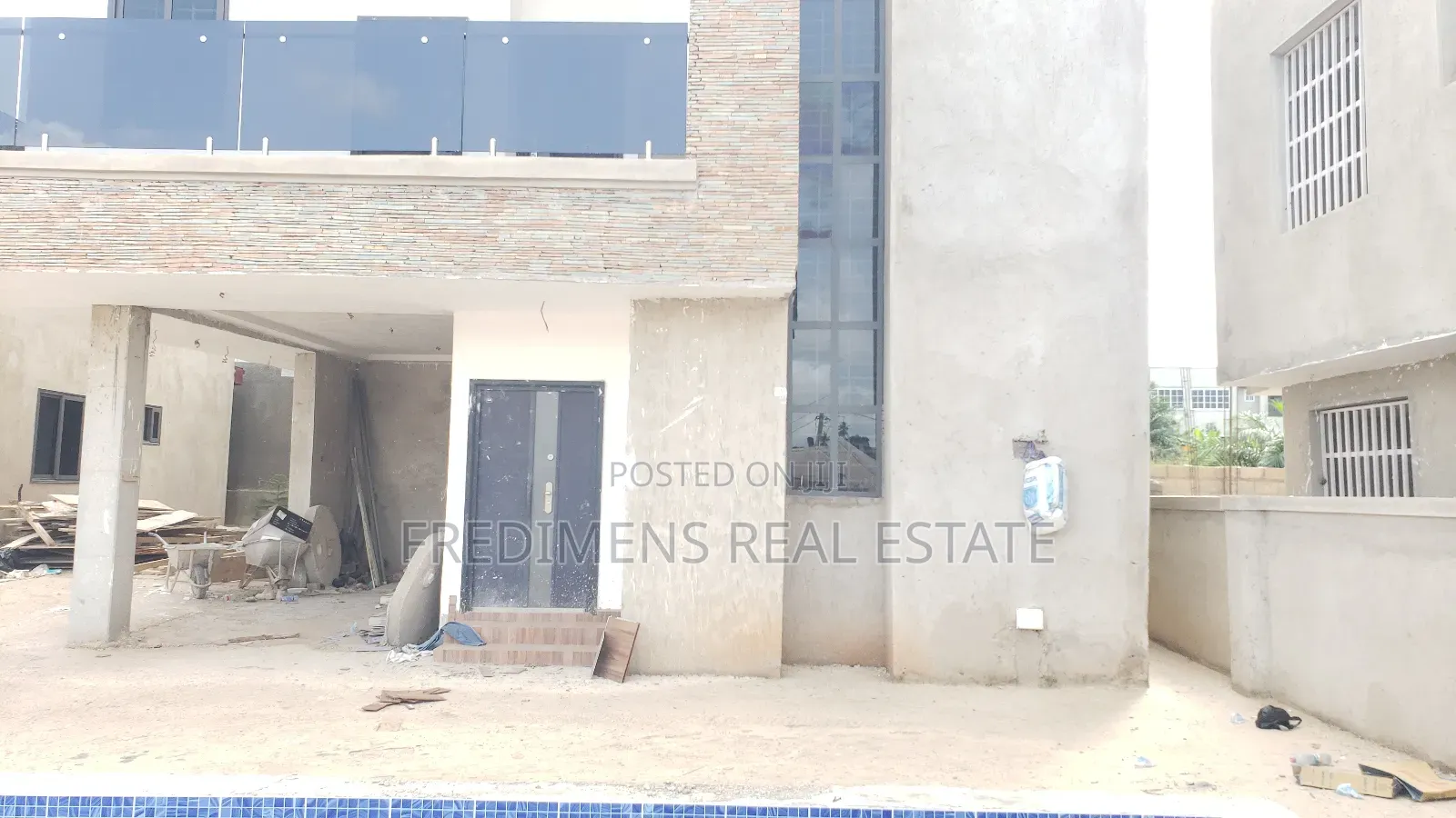 7bdrm House in Fredimens Real, Kumasi Metropolitan for sale