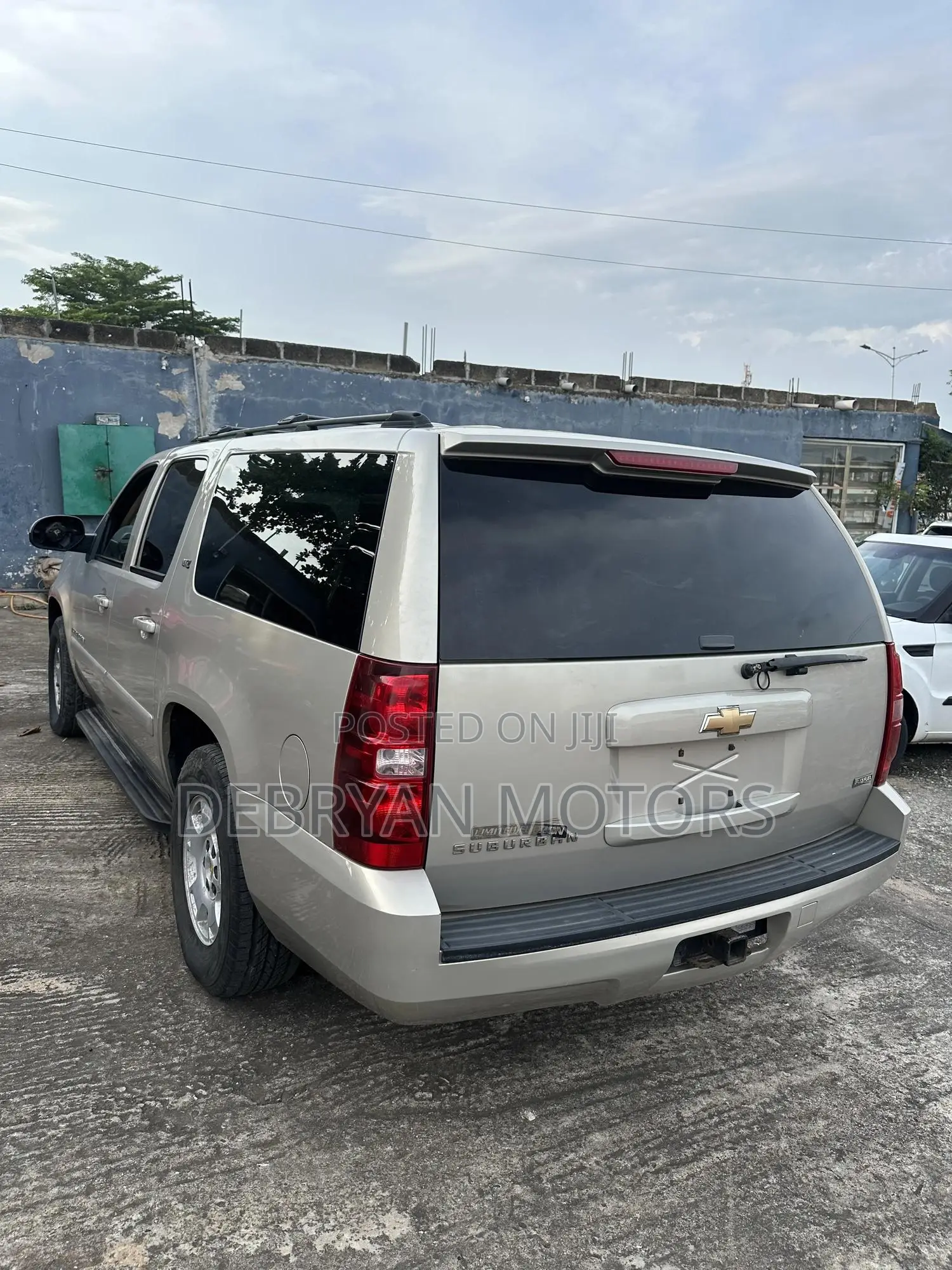 Chevrolet Suburban LT 4x4 2007 Brown