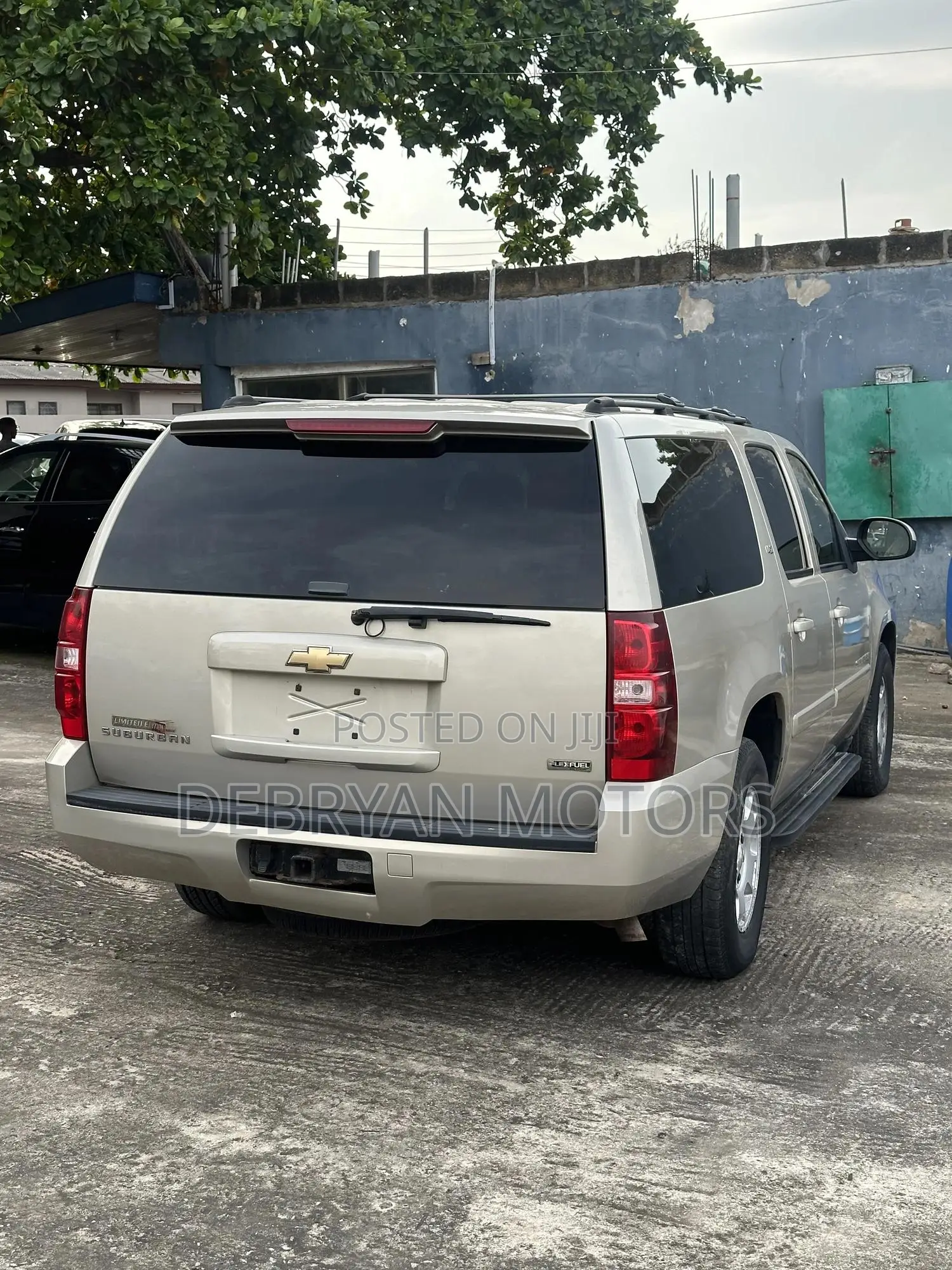 Chevrolet Suburban LT 4x4 2007 Brown