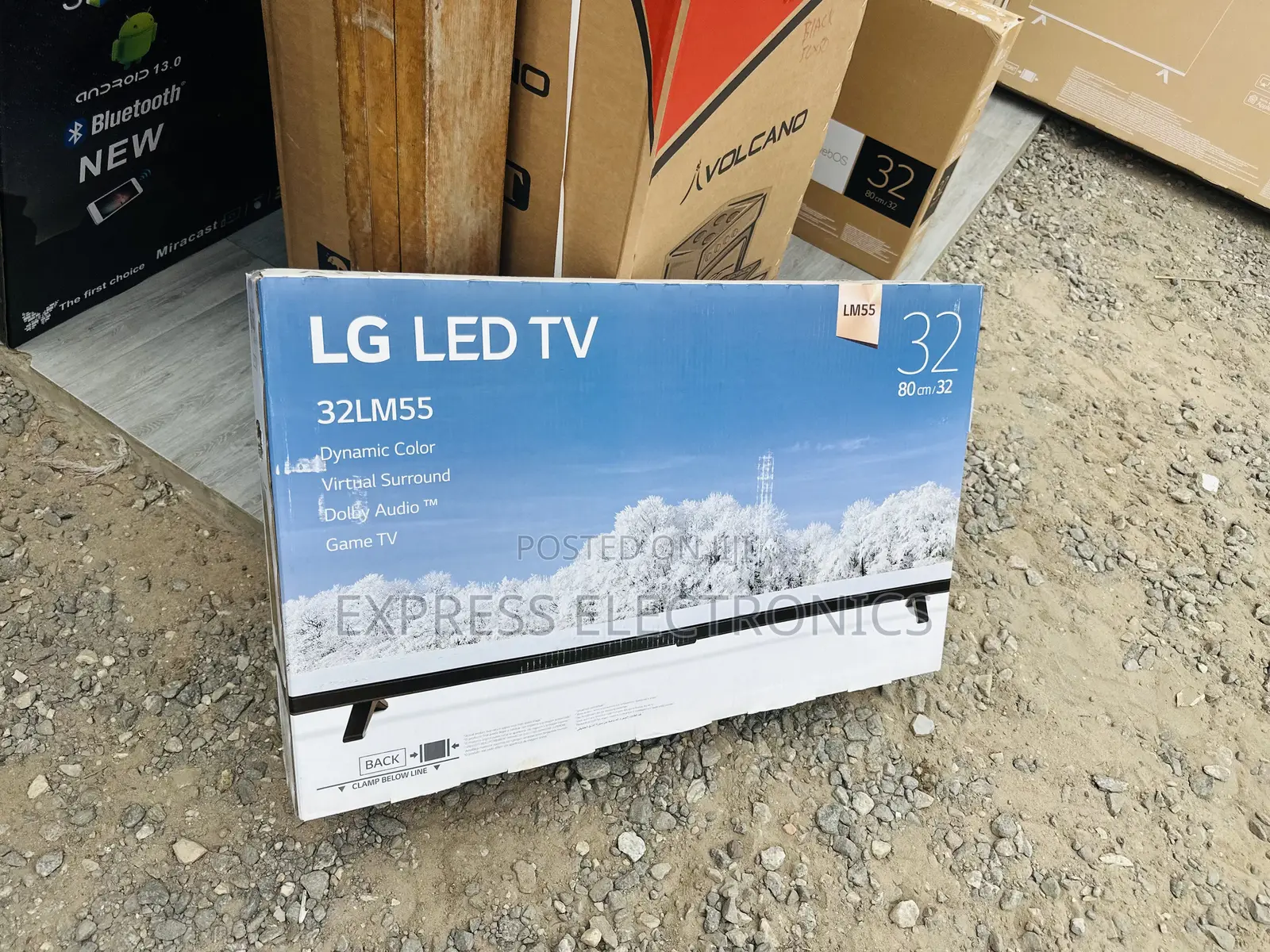Brand New Slim FHD Satellite Digital 32”LM550