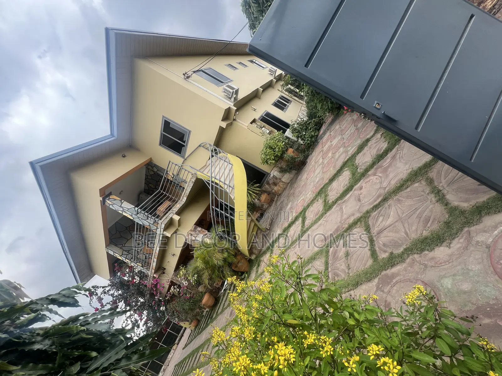 2bdrm Apartment in Bee Decor And Homes, Old Ashomang for rent