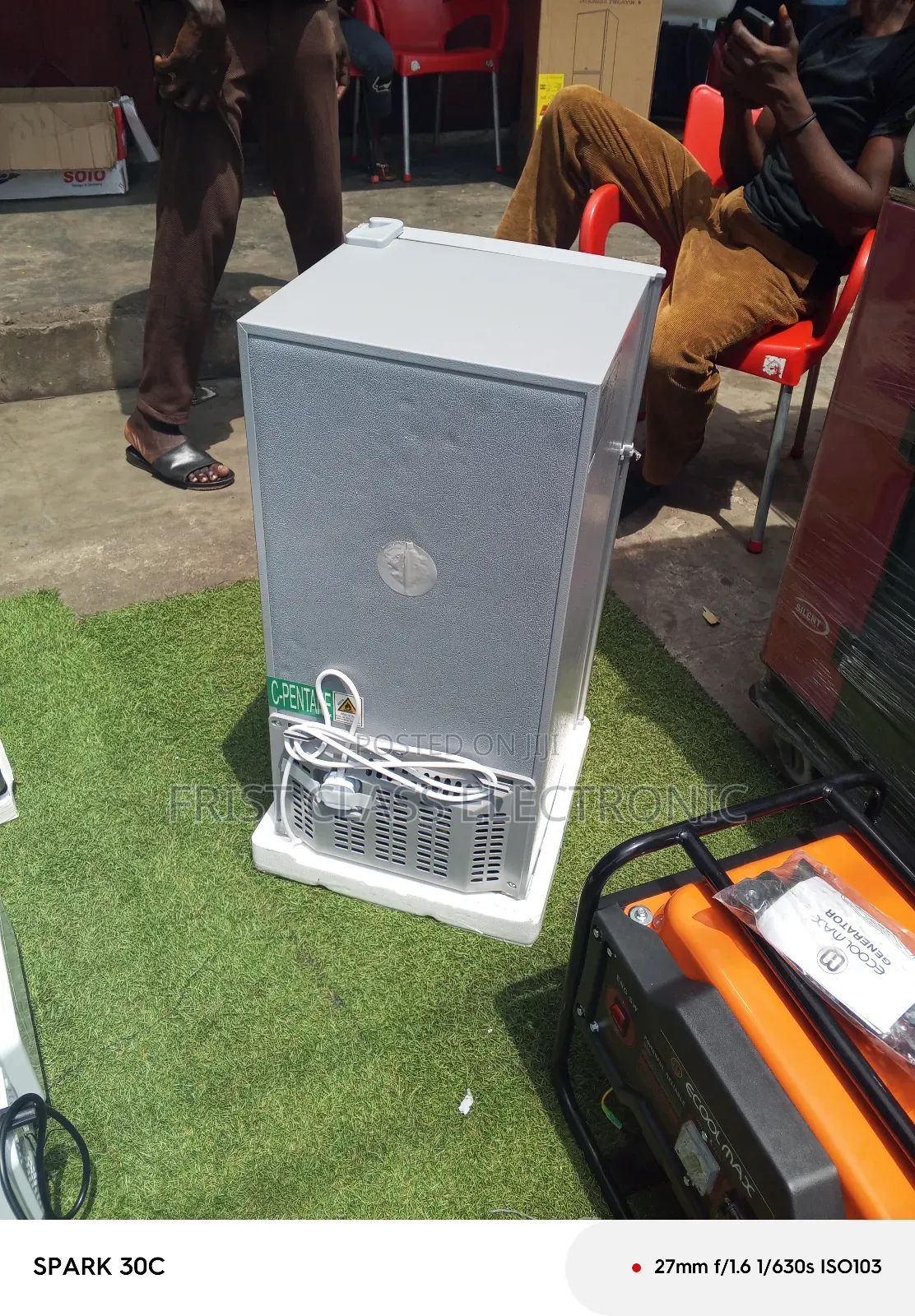 Less Consumption Table Top Fridge With Key 131litres, Nexon