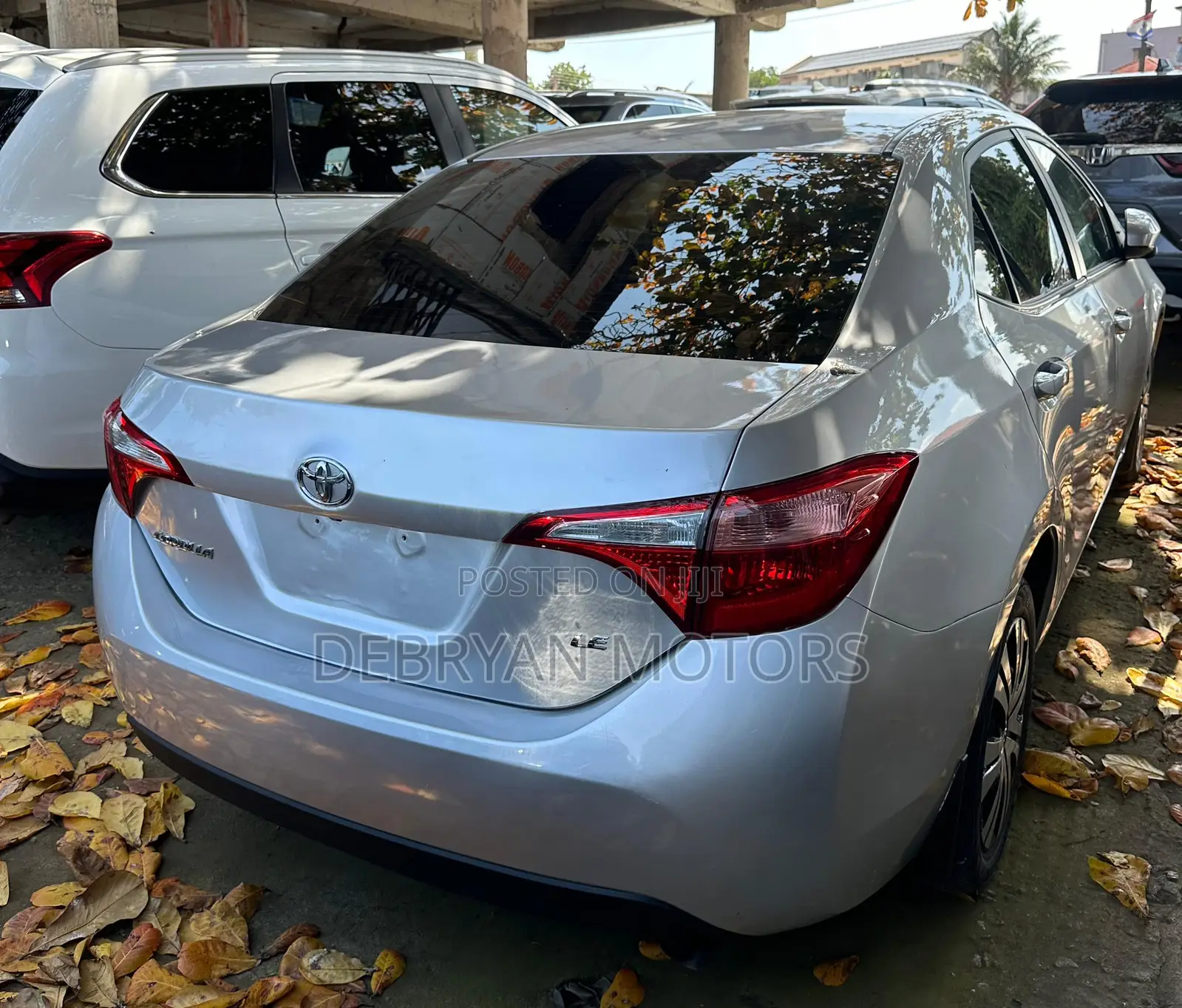 Toyota Corolla LE (1.8L 4cyl 2A) 2018 Silver