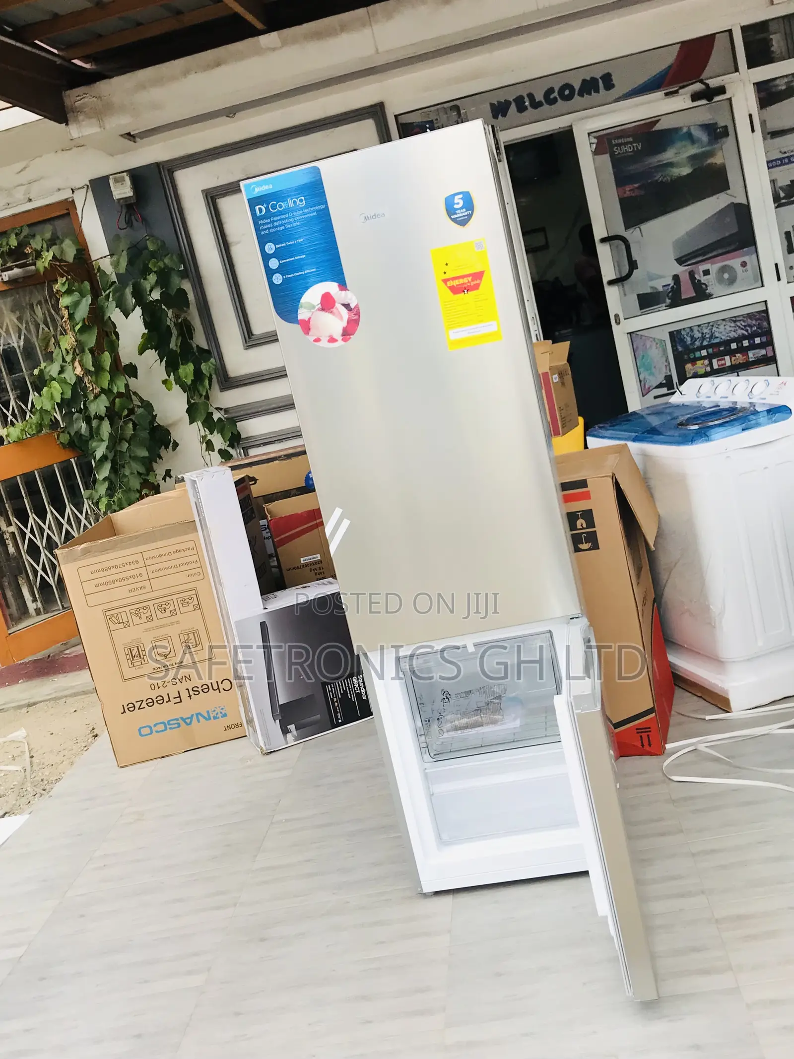 Designed Midea 262 Liters Bottomfreezer Doubledoor Fridge